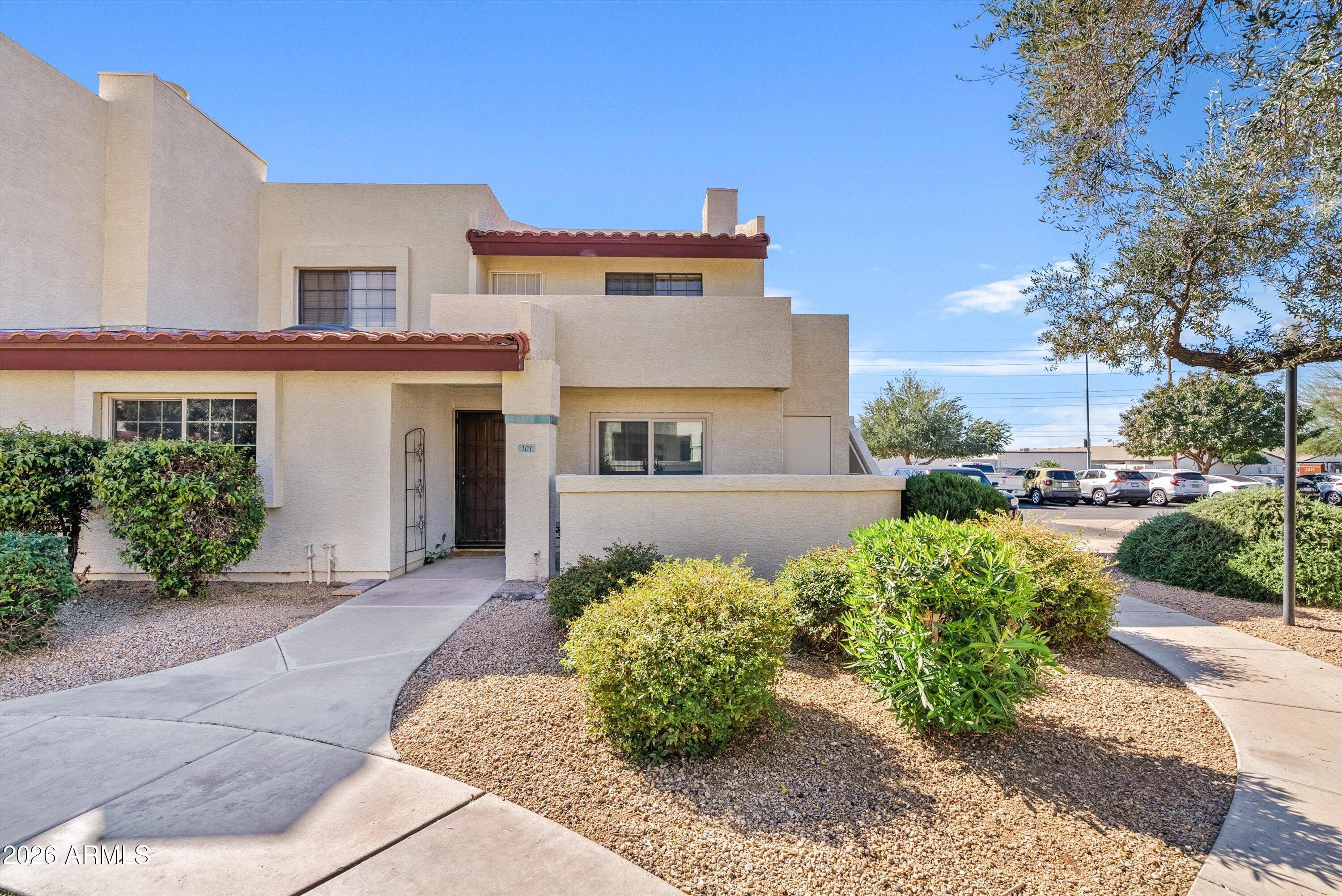 2020 W UNION HILLS Drive 201