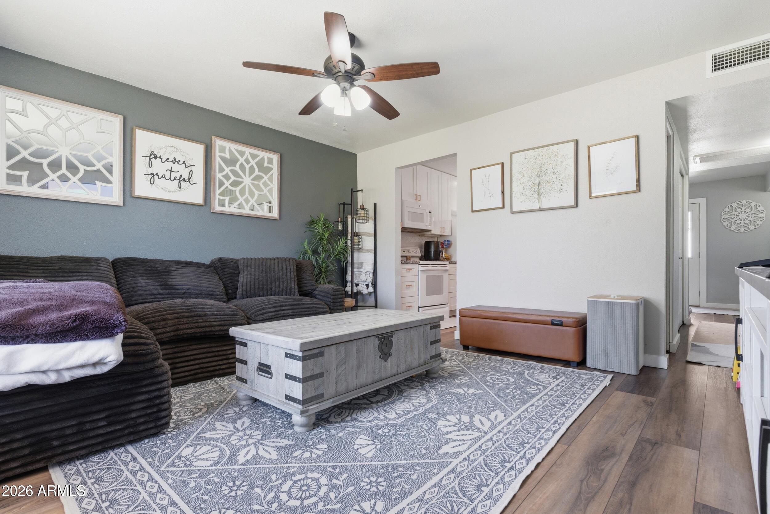 225 N STANDAGE Street 13