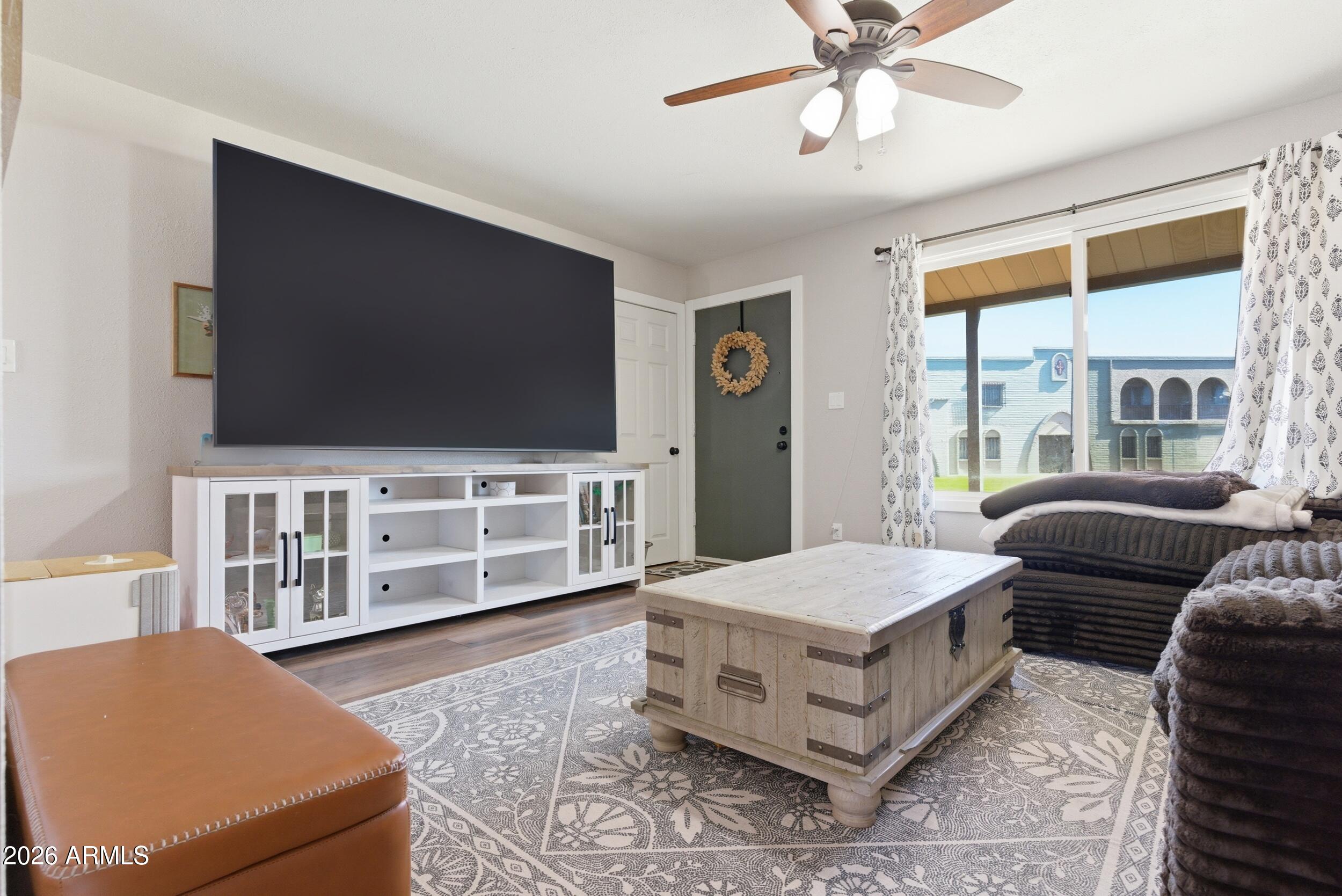 225 N STANDAGE Street 13