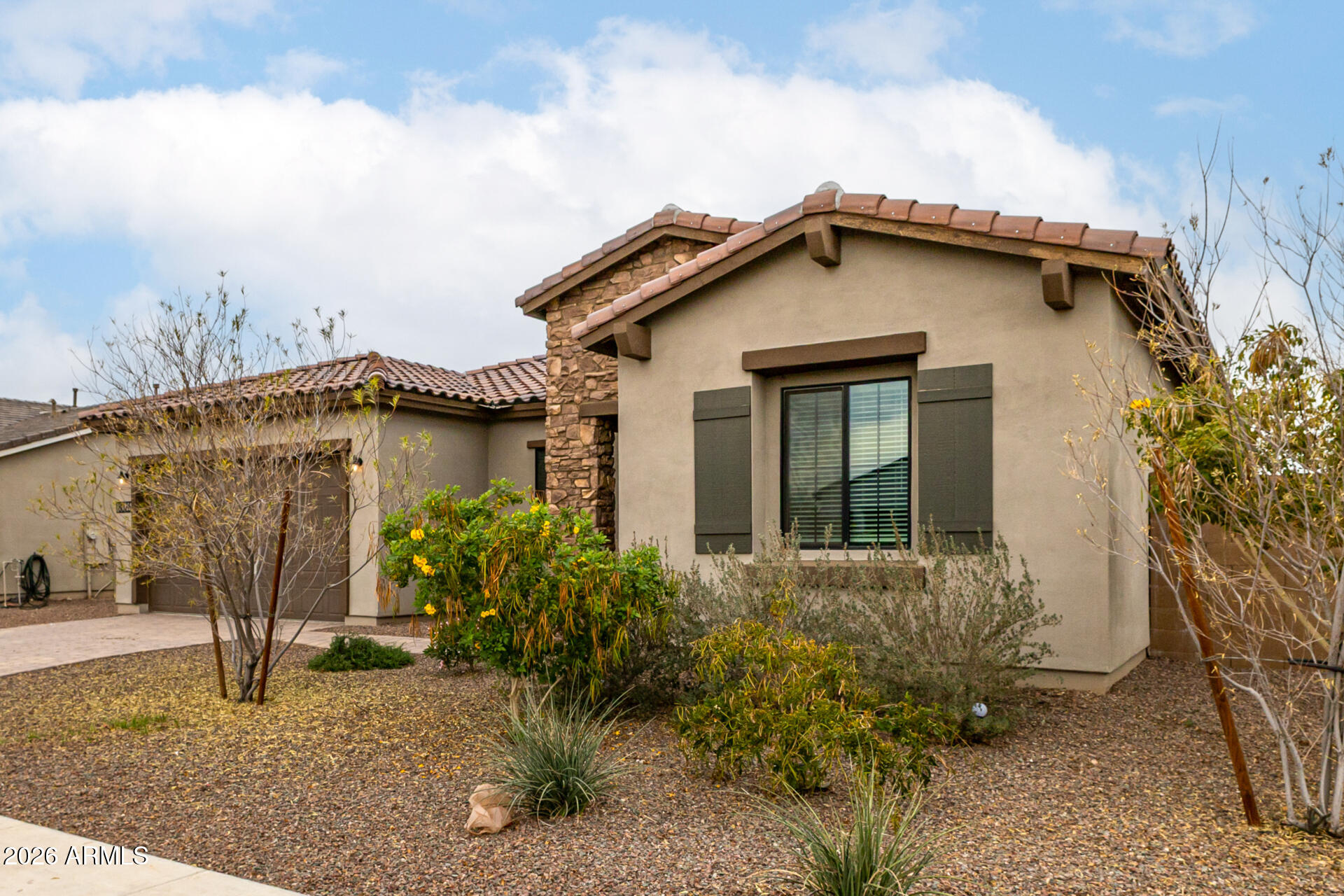 8026 W NICOLET Avenue