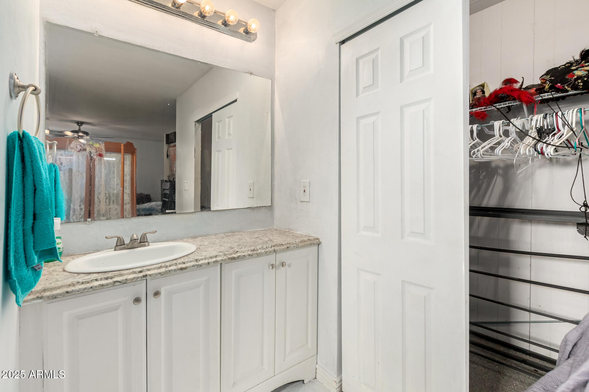 10313 E ILLINI Street