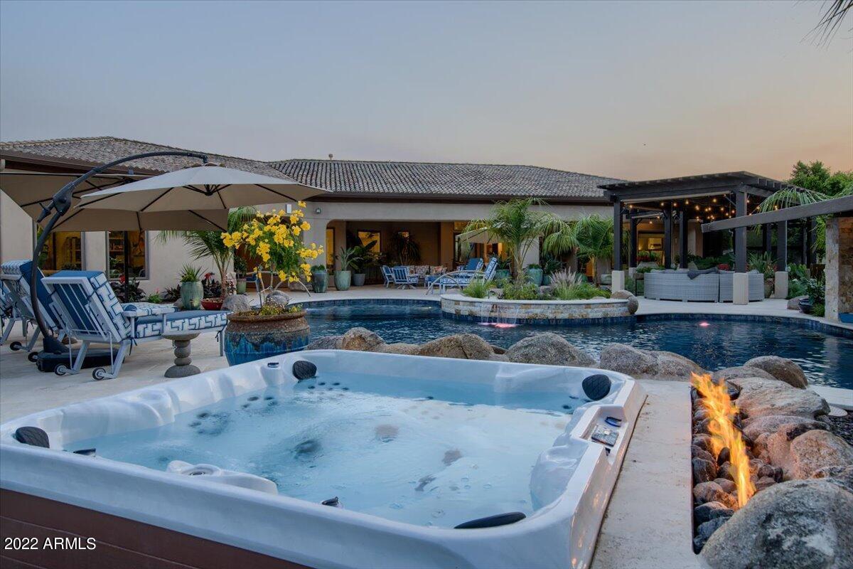 VISTA ESTANCIA - Residential