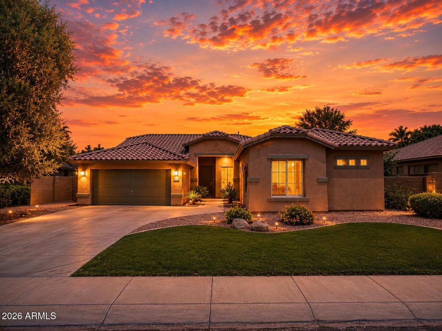 4424 E Palmdale Lane