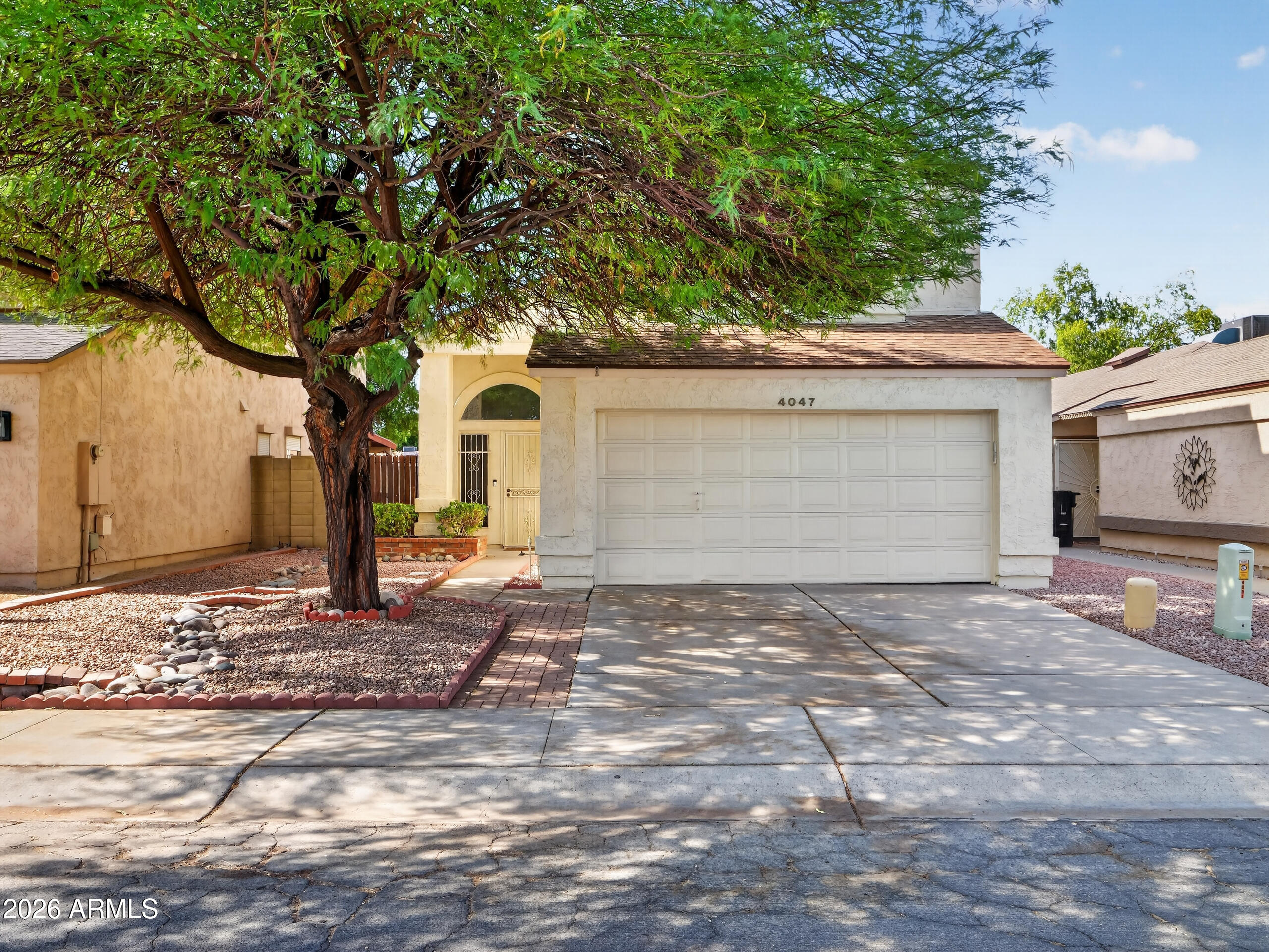 4047 W WHISPERING WIND Drive