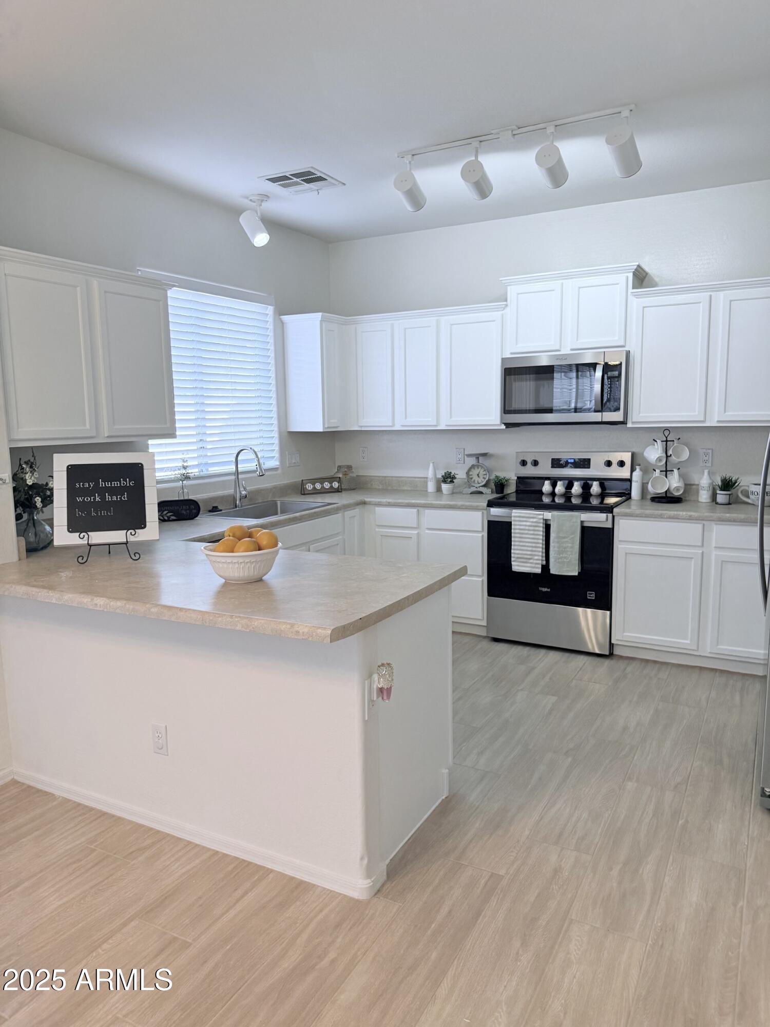 Homes for Sale in Queen Creek Arizona 3 1840 S FALCON Drive