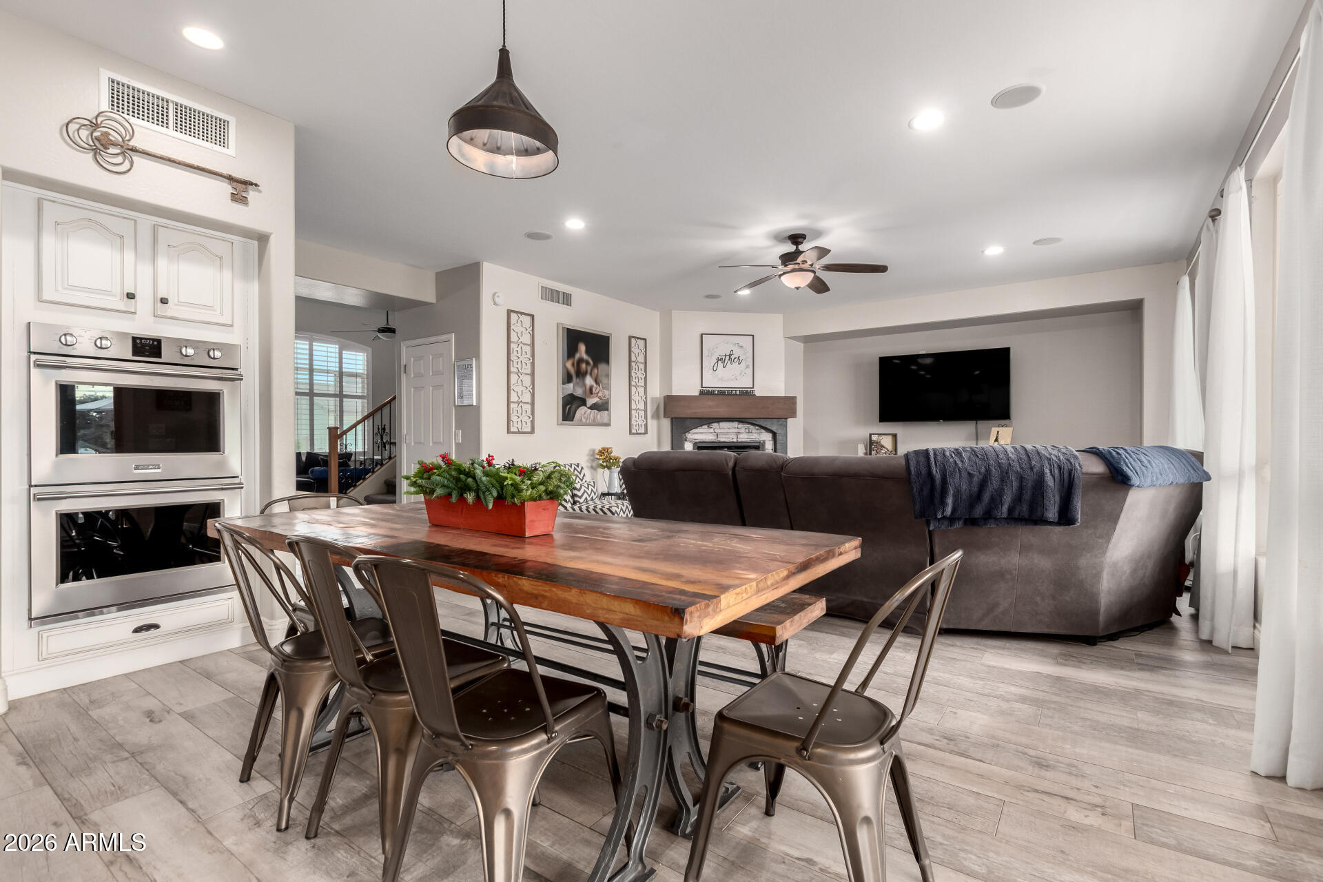 18819 W AMELIA Avenue