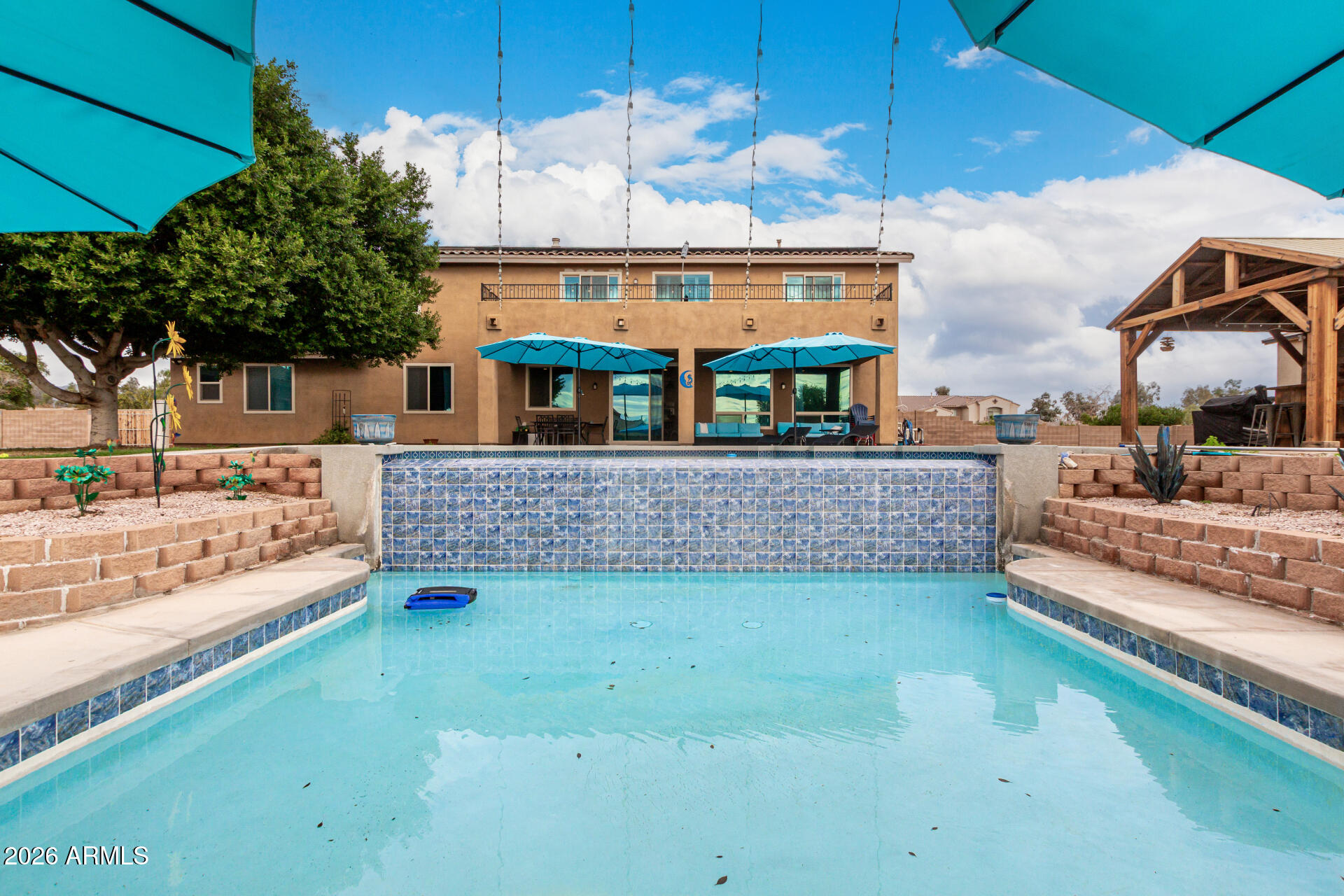 18819 W AMELIA Avenue