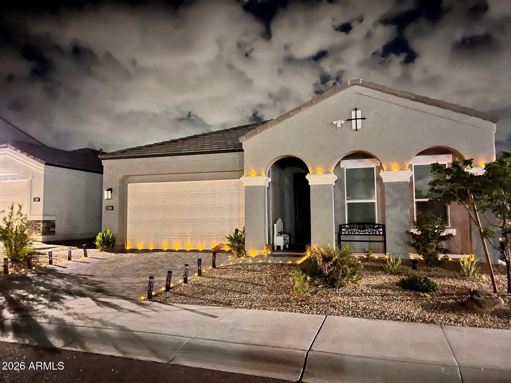 Photo of 2141 E Alameda Road, Phoenix, AZ 85024 (MLS # 7029187)