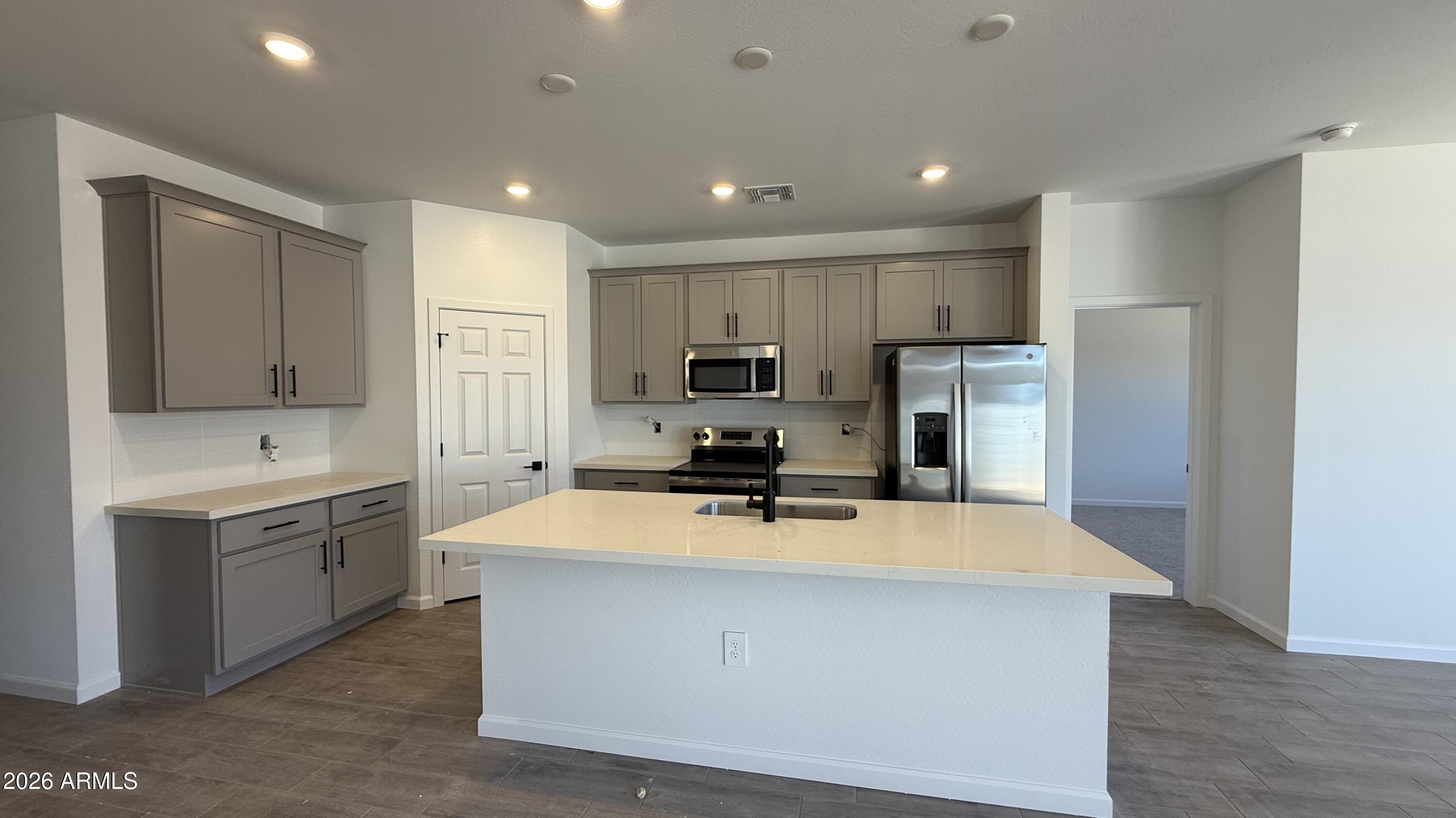 46916 W RESEDA Lane