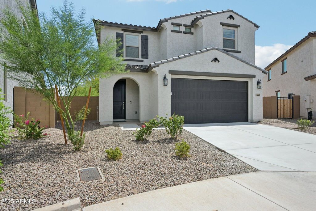 Photo of 7221 N 74th Avenue, Glendale, AZ 85303 (MLS # 6995617)