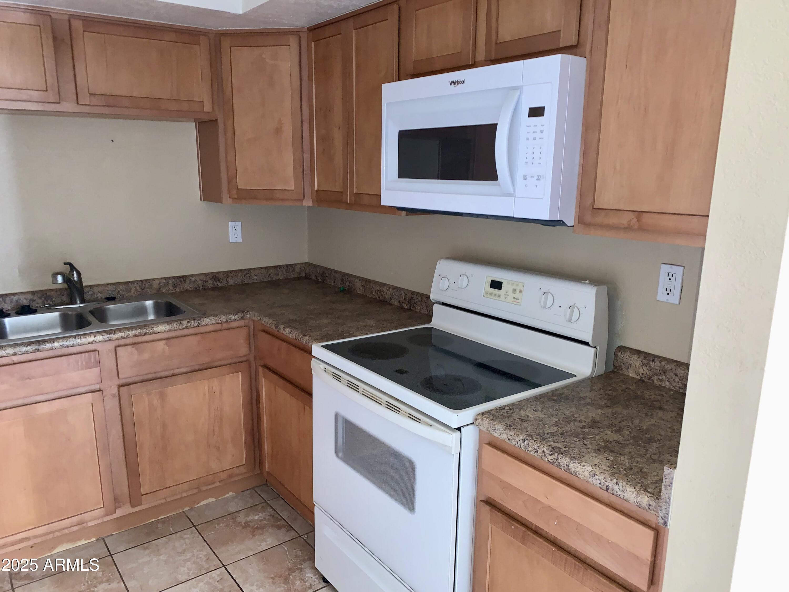 8256 E ARABIAN Trail 124