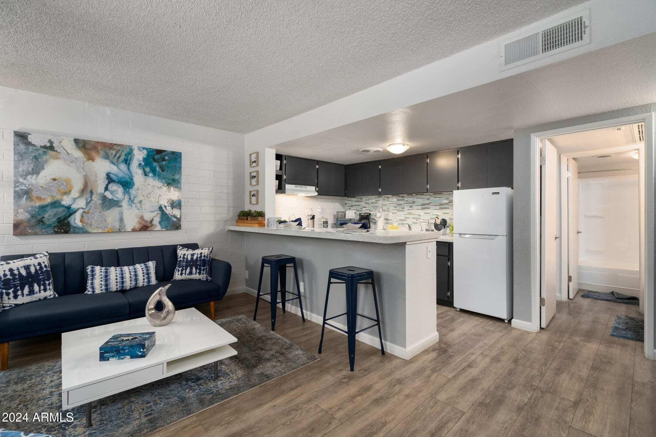 1601 W Camelback Road E10AE