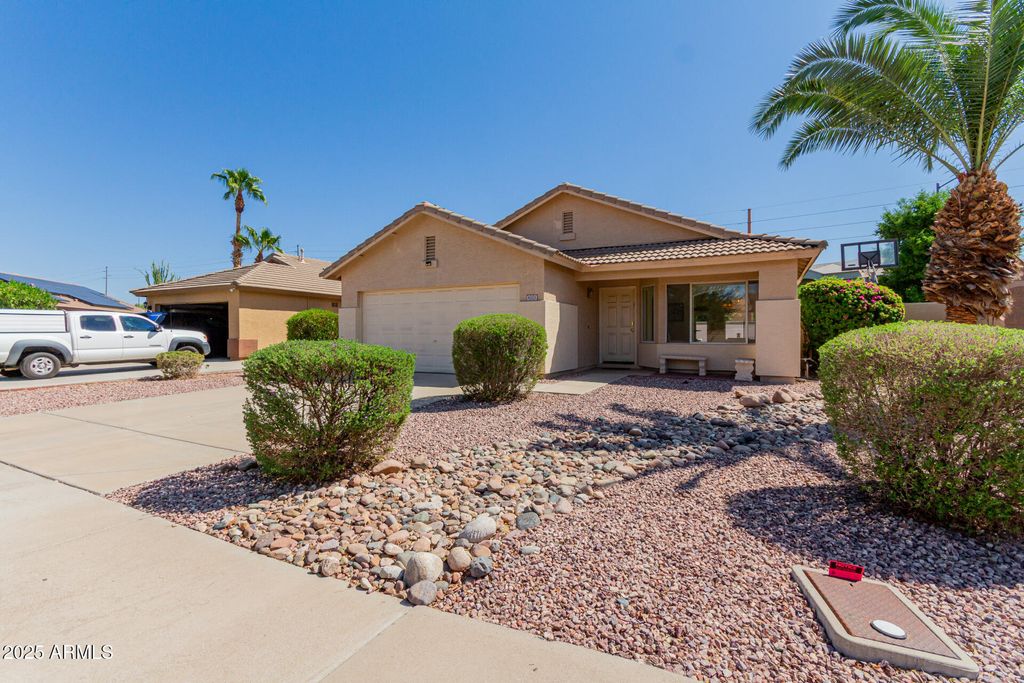 Photo of 8103 W Tonto Lane, Peoria, AZ 85382 (MLS # 6919900)