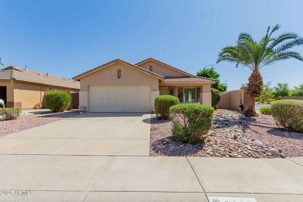 Photo of 8103 W Tonto Lane, Peoria, AZ 85382 (MLS # 6919900)