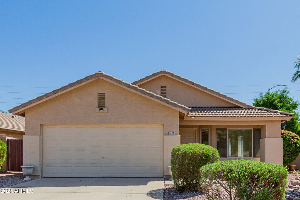 Photo of 8103 W Tonto Lane, Peoria, AZ 85382 (MLS # 6919900)