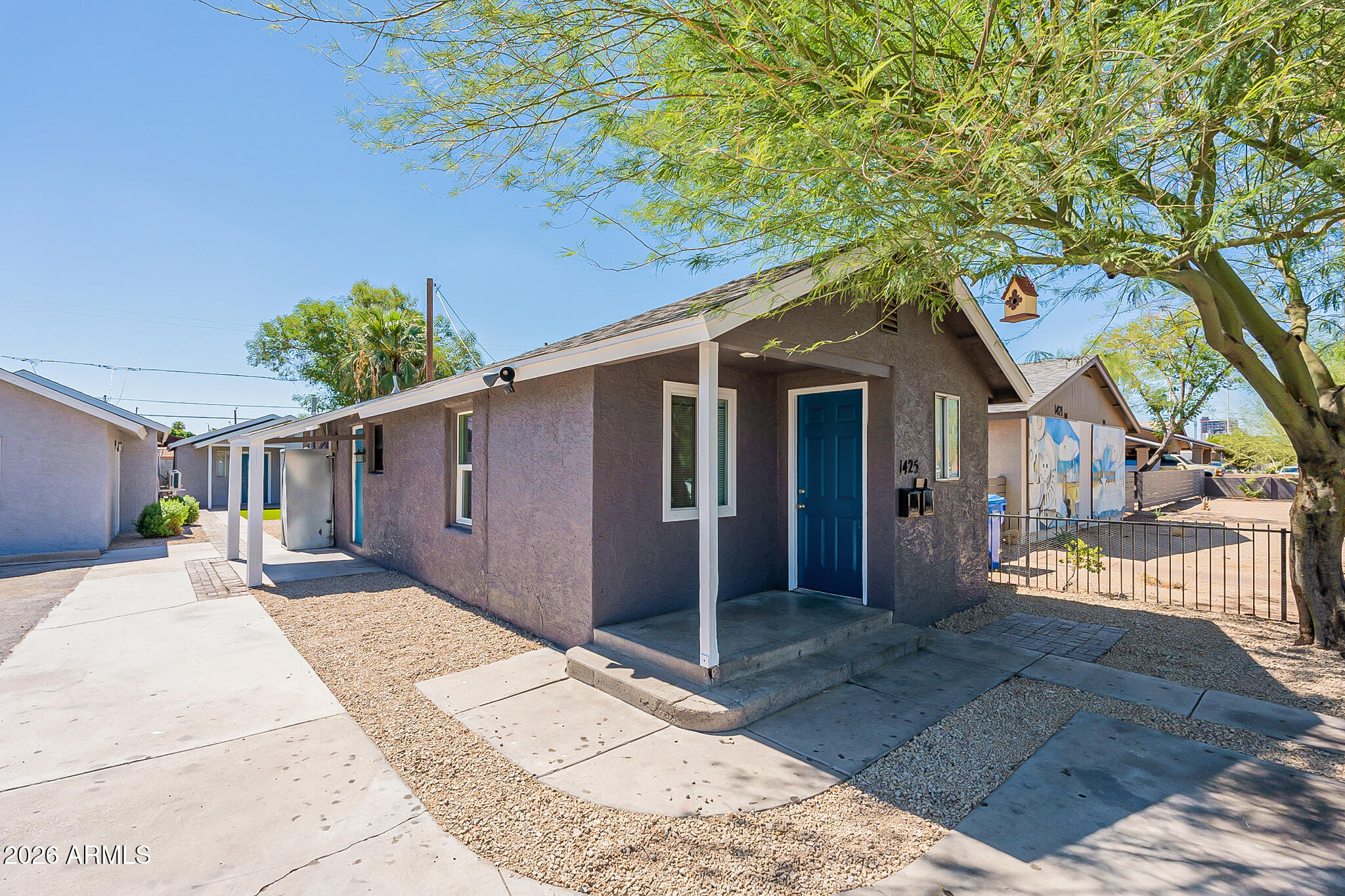 1425 E ROOSEVELT Street