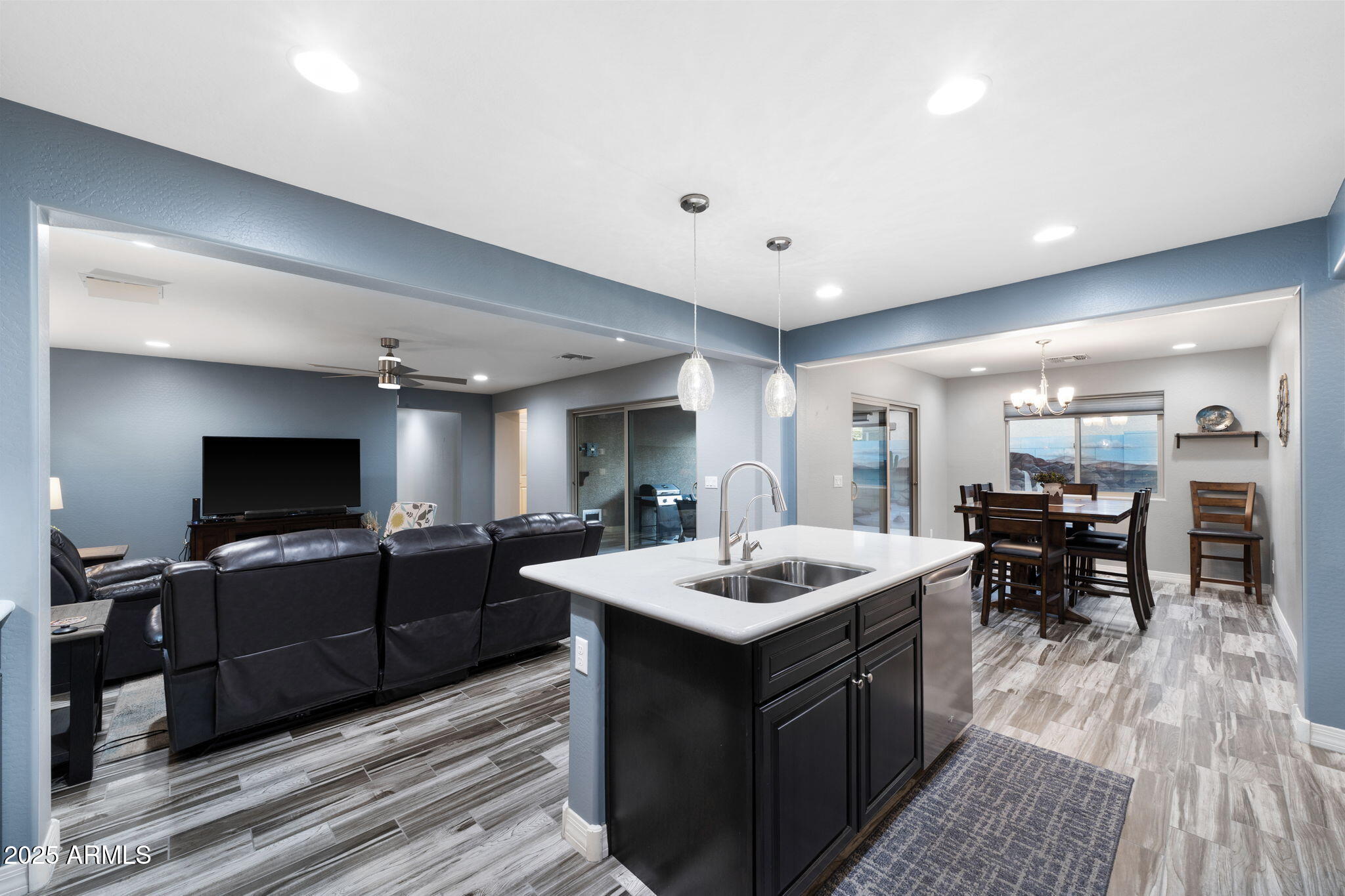 1755 E MESQUITE Avenue