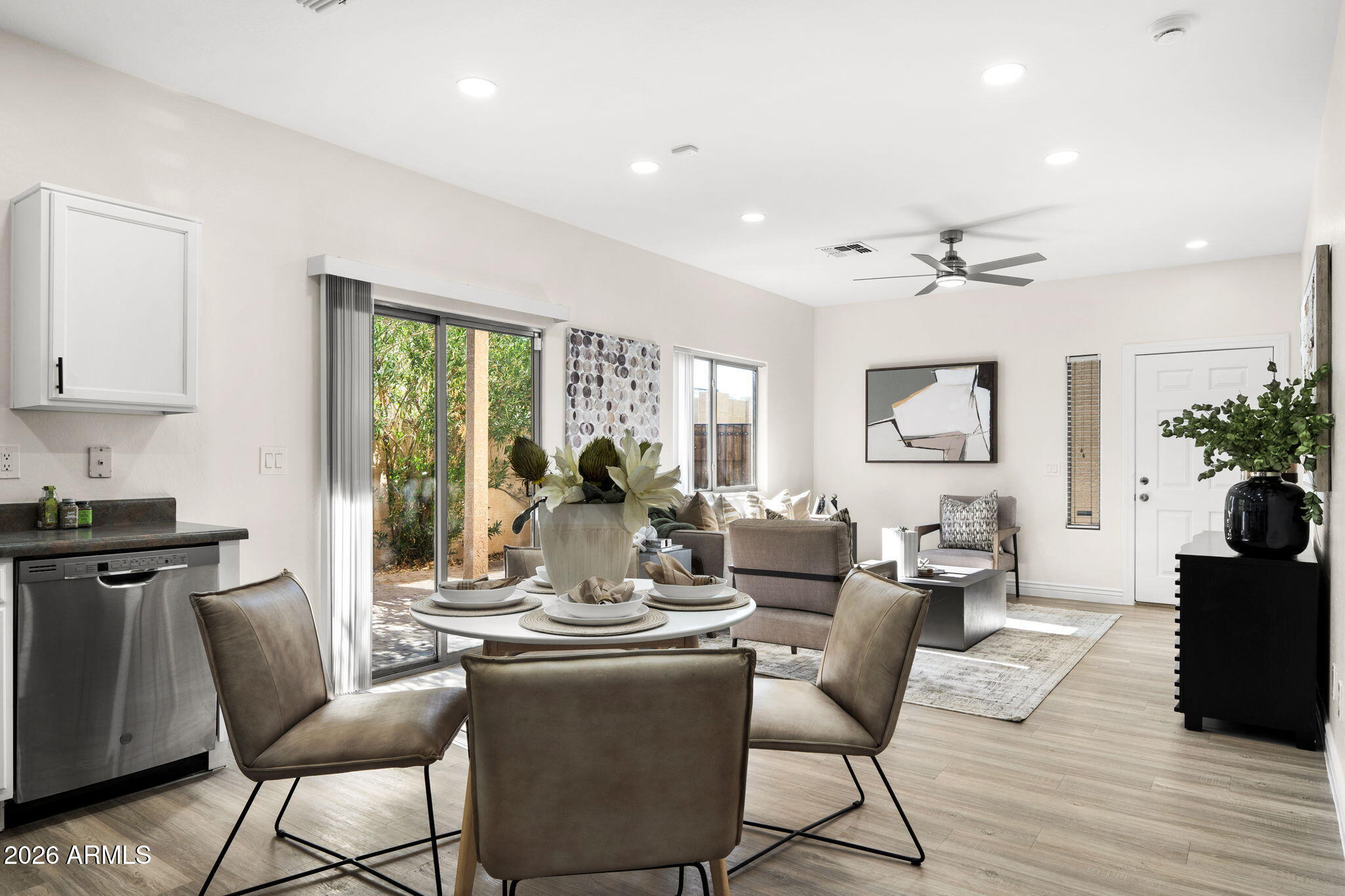 2723 E SCHILIRO Circle