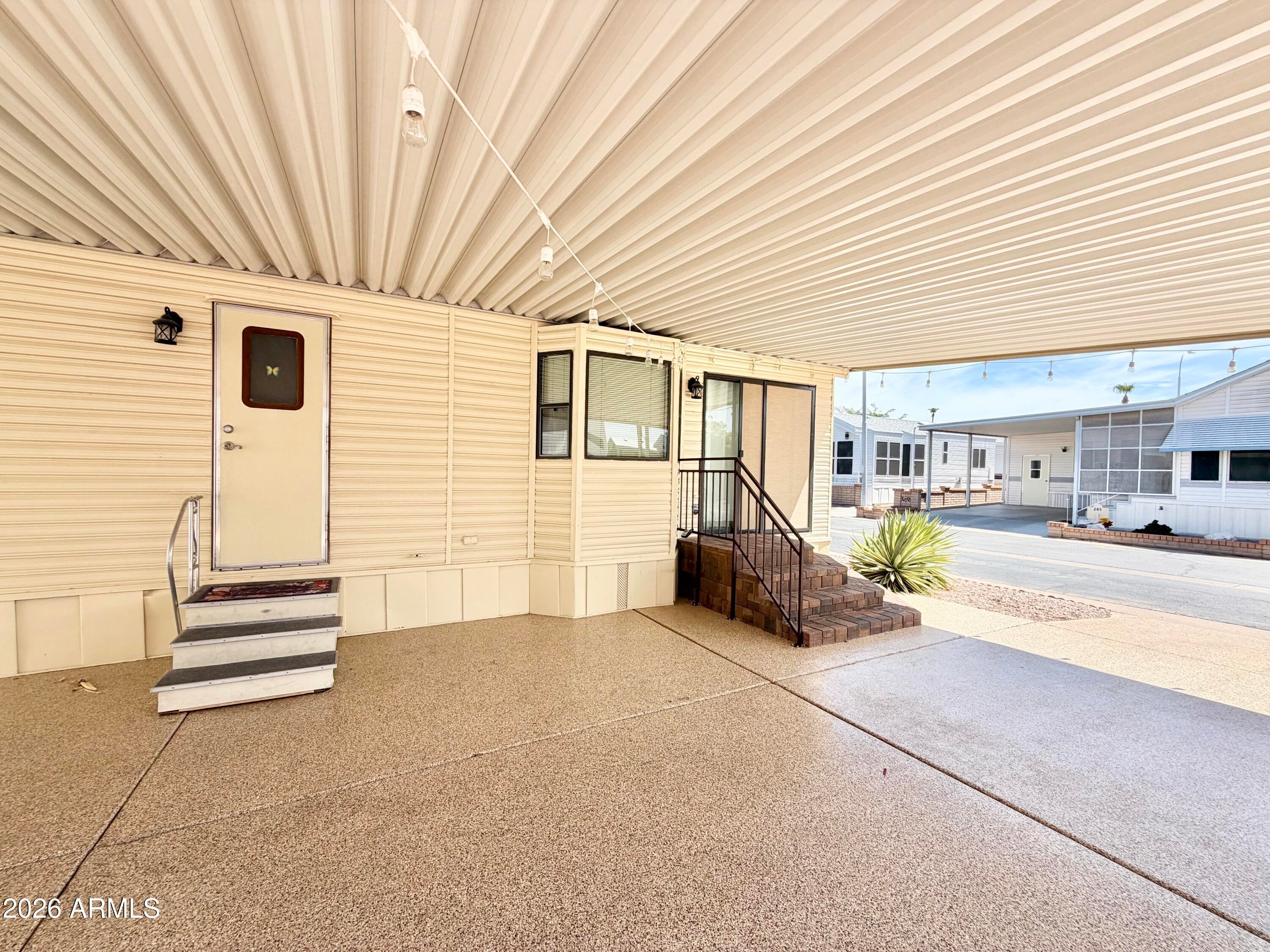 111 S GREENFIELD Road 294
