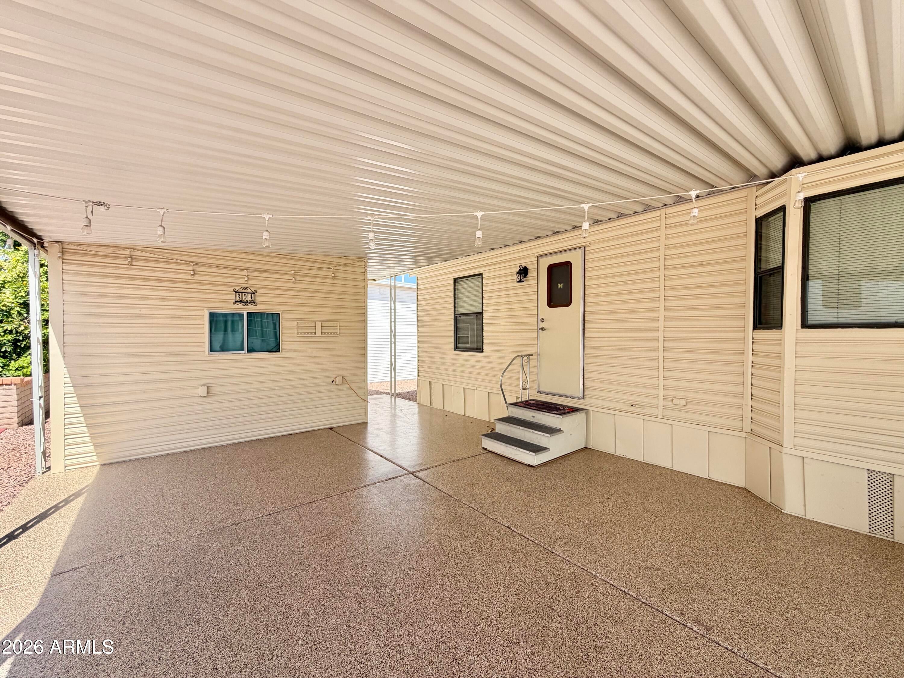 111 S GREENFIELD Road 294