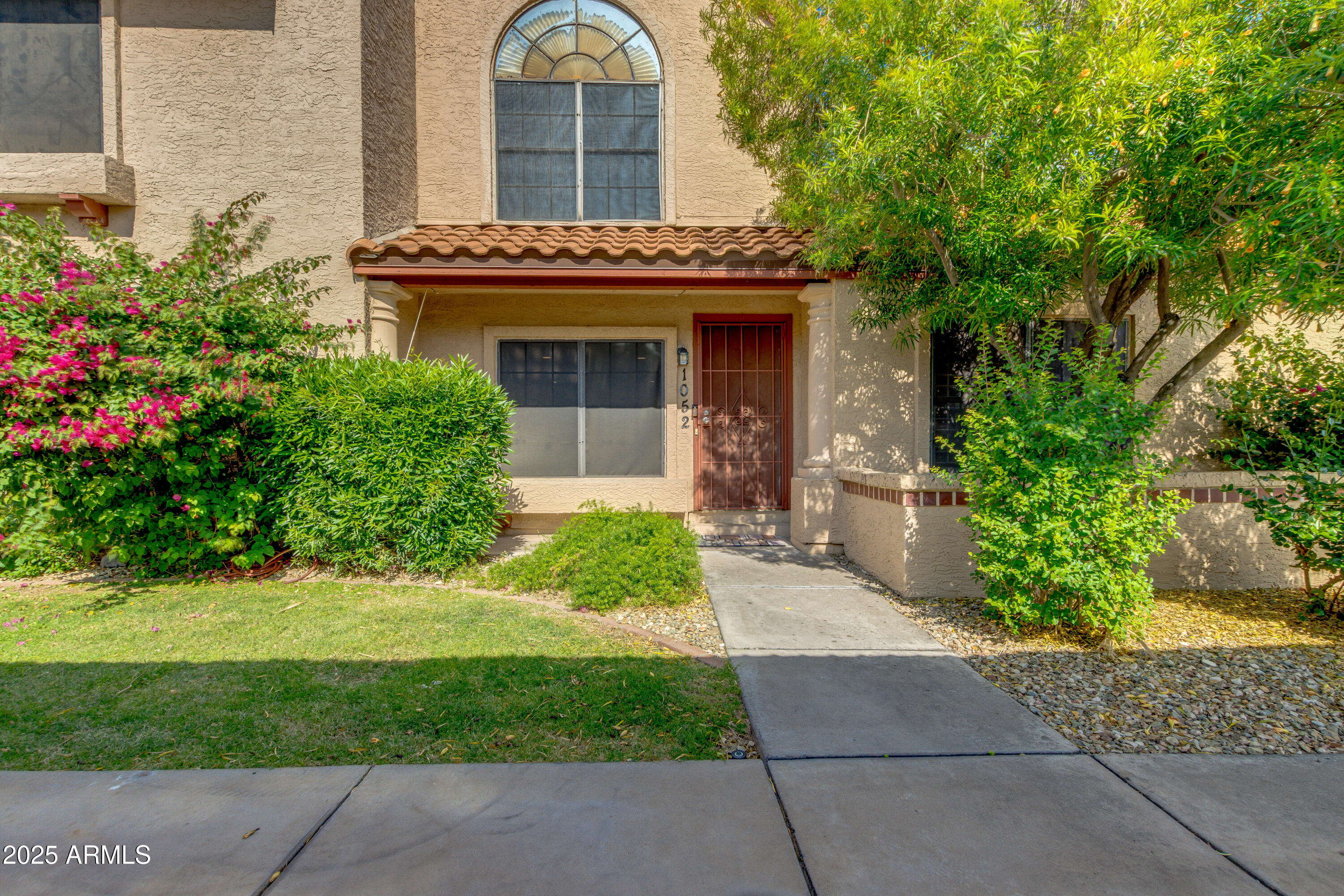 4901 E KELTON Lane 1052