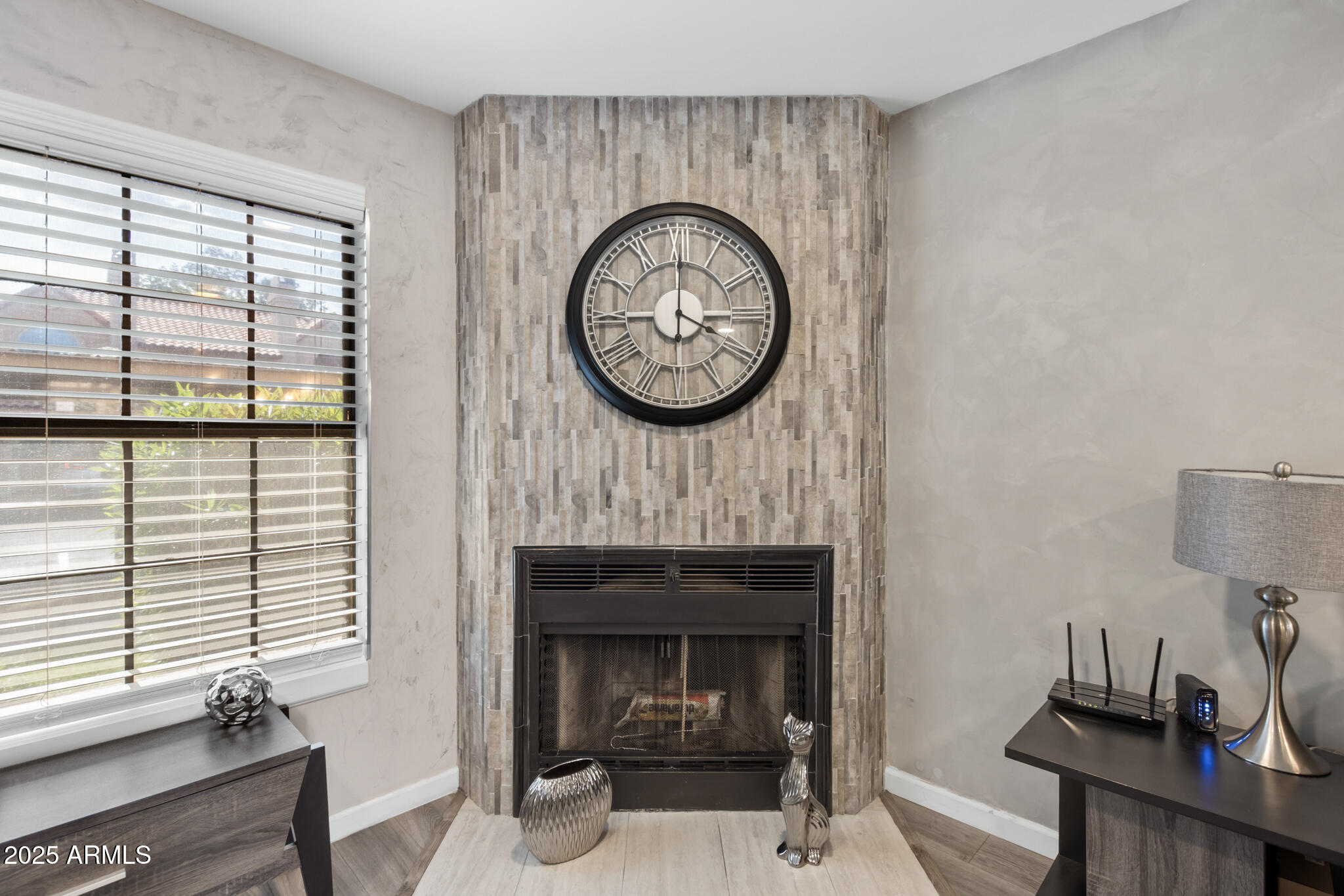 4901 E KELTON Lane 1052