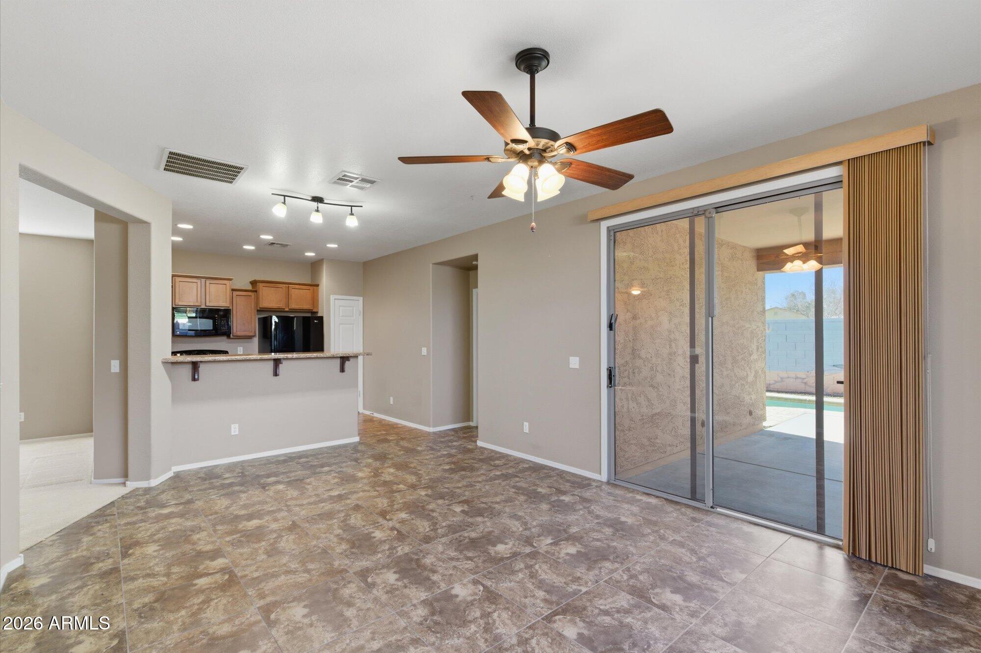 2463 W KRISTINA Avenue