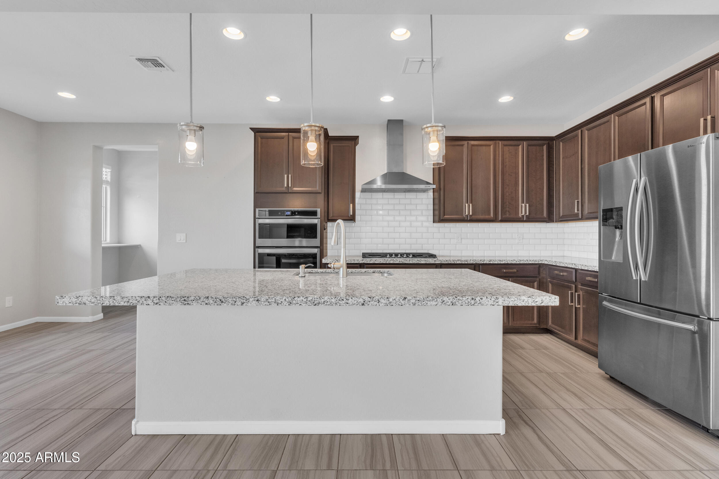 250 E WISTERIA Drive