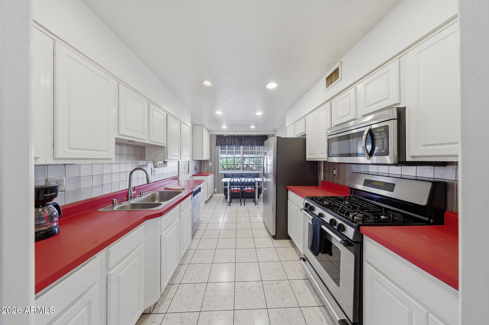 13809 N BLUE RIDGE Drive