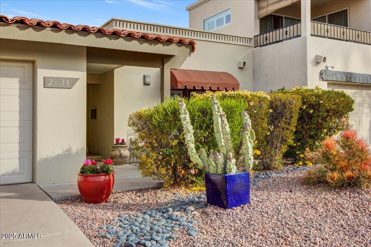 2631 E BEEKMAN Place