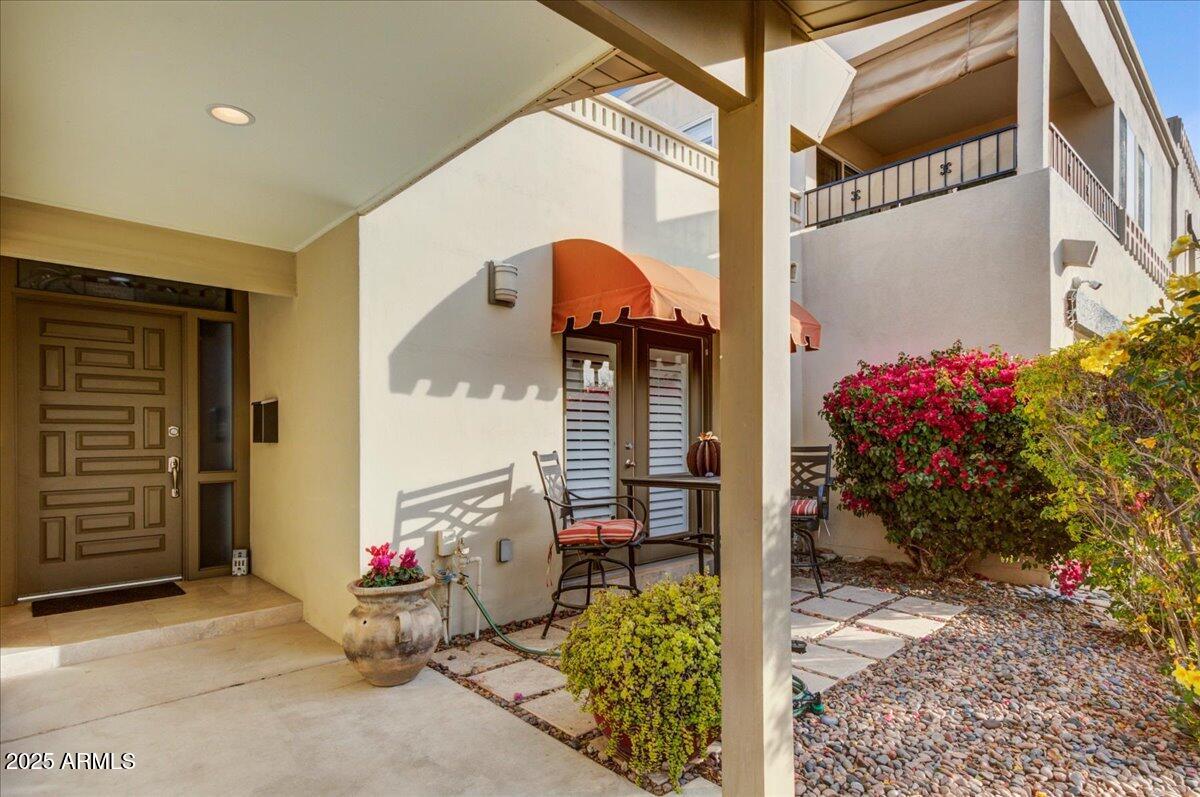 2631 E BEEKMAN Place