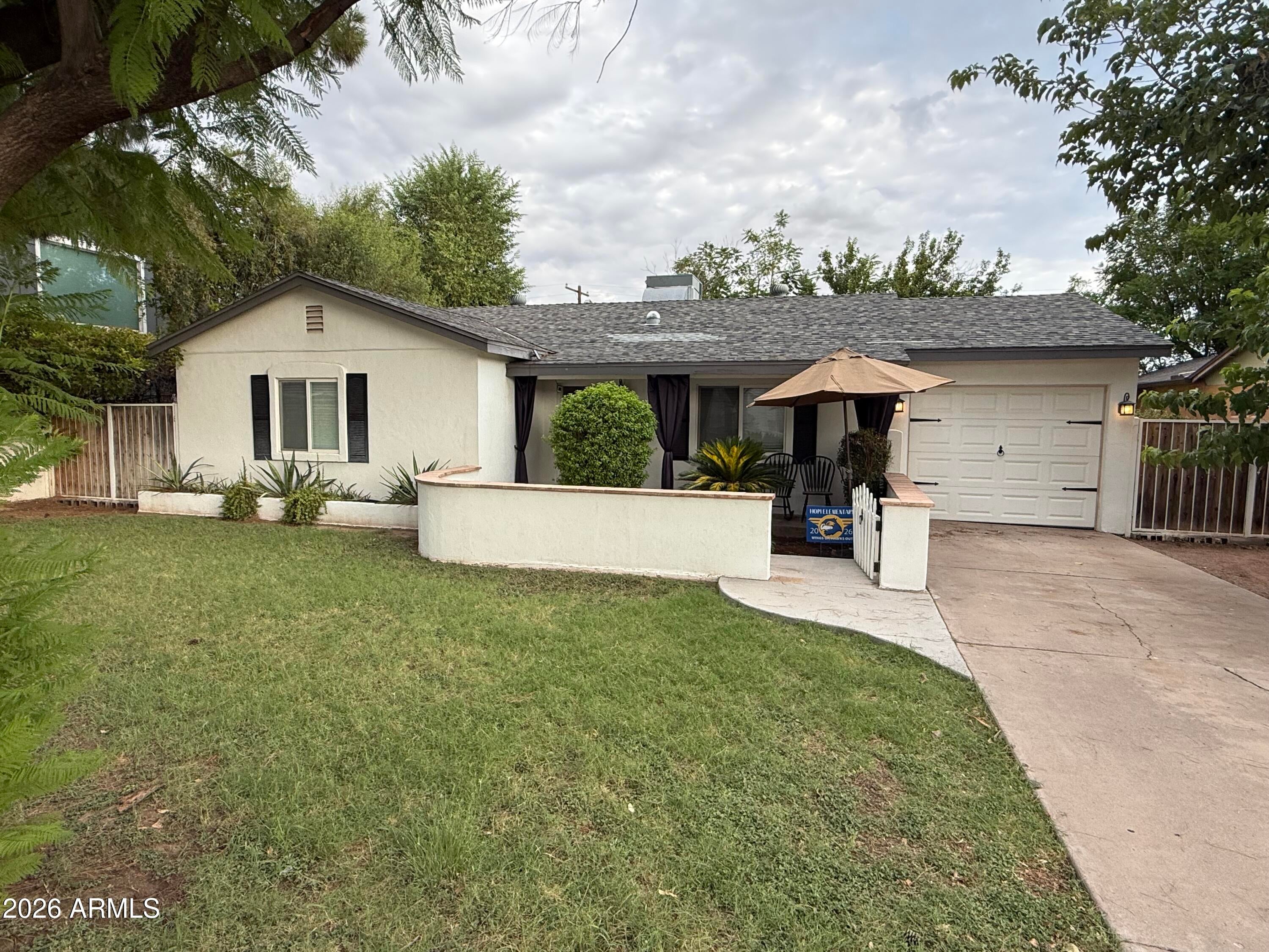 3907 E DEVONSHIRE Avenue