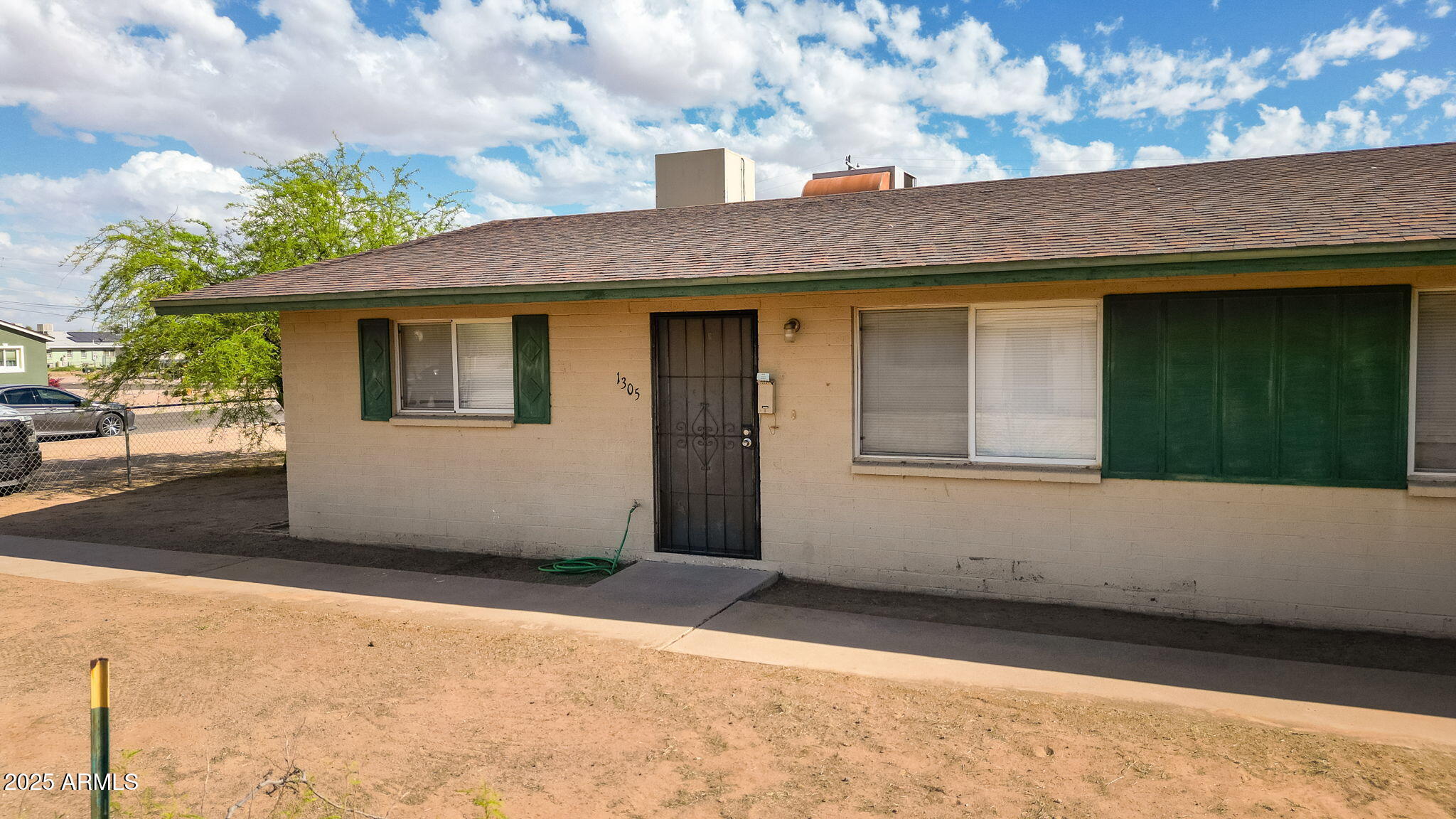 1305 N ARBOR Avenue