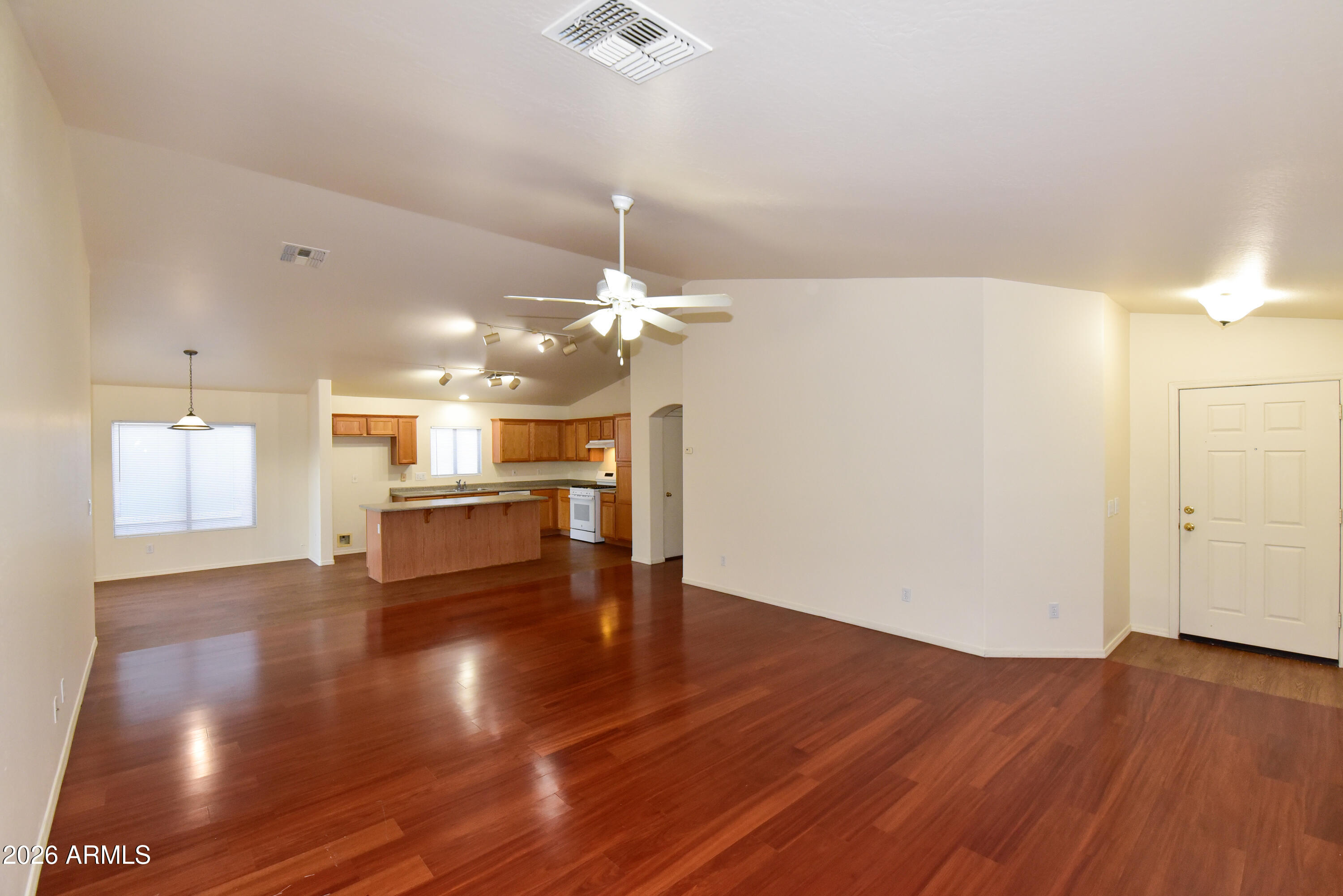 1178 E CHRISTOPHER Street