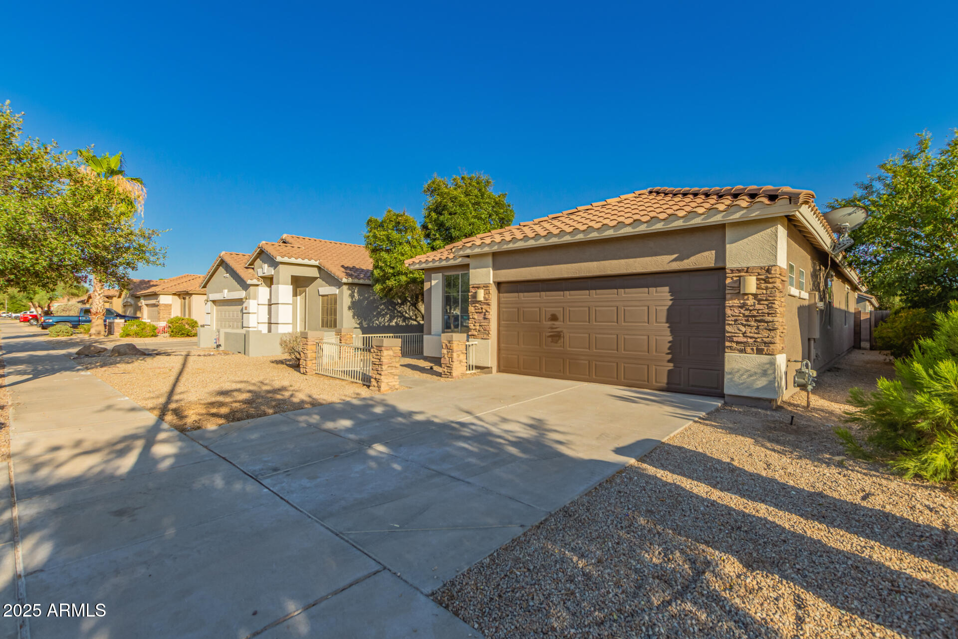 Homes 2 20919 E DESERT HILLS Boulevard