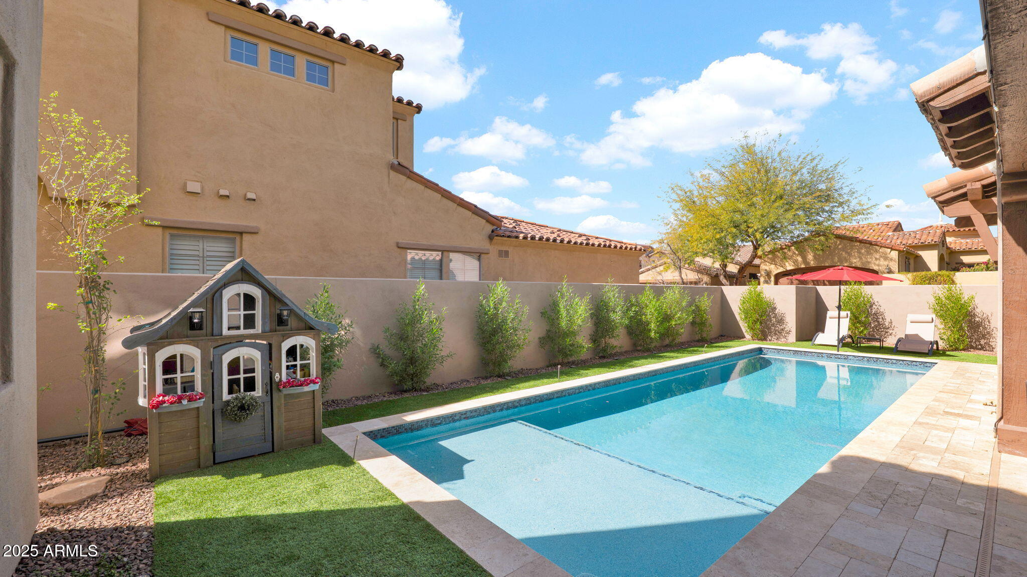 9282 E DESERT View