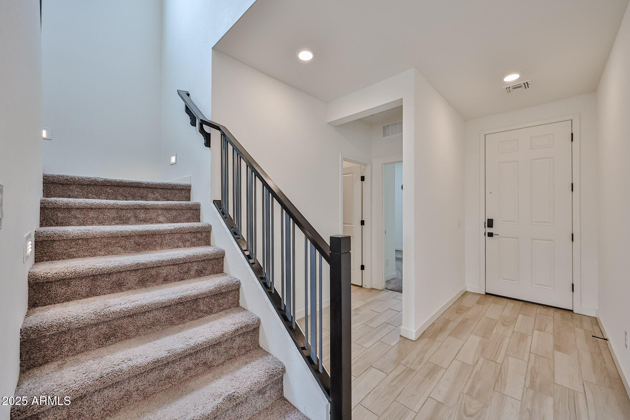 509 E ELM Lane
