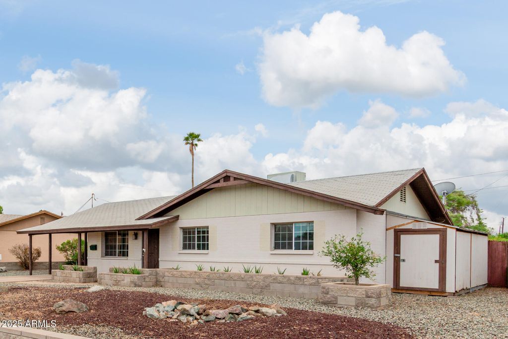 Photo of 919 W Parkway Boulevard, Tempe, AZ 85281 (MLS # 6931860)