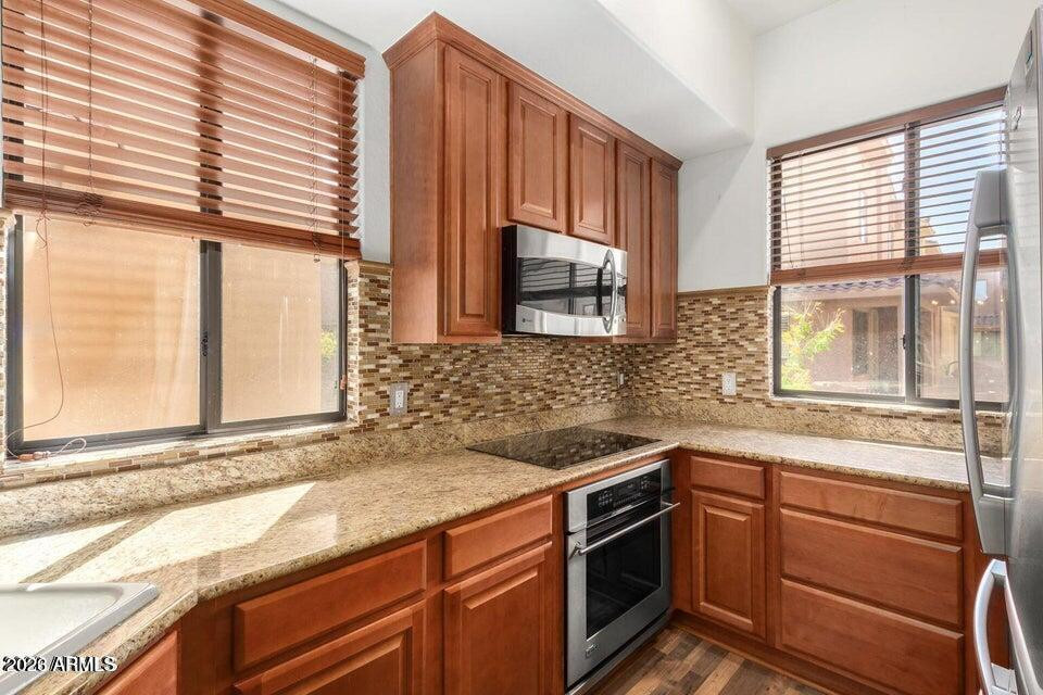 REDFIELD PARK CONDOMINIUMS - Residential Lease