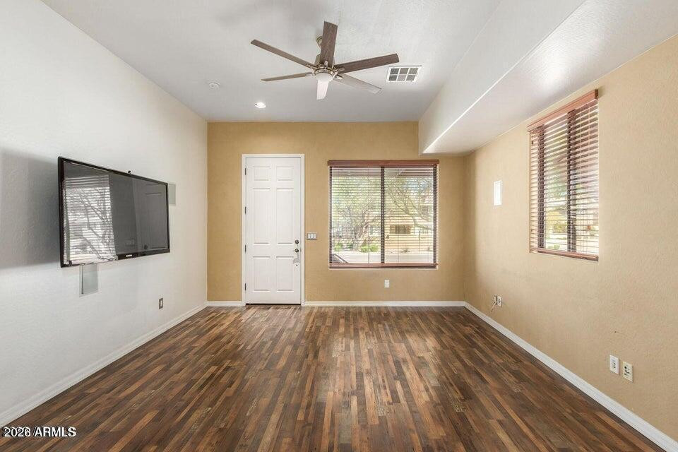 REDFIELD PARK CONDOMINIUMS - Residential Lease