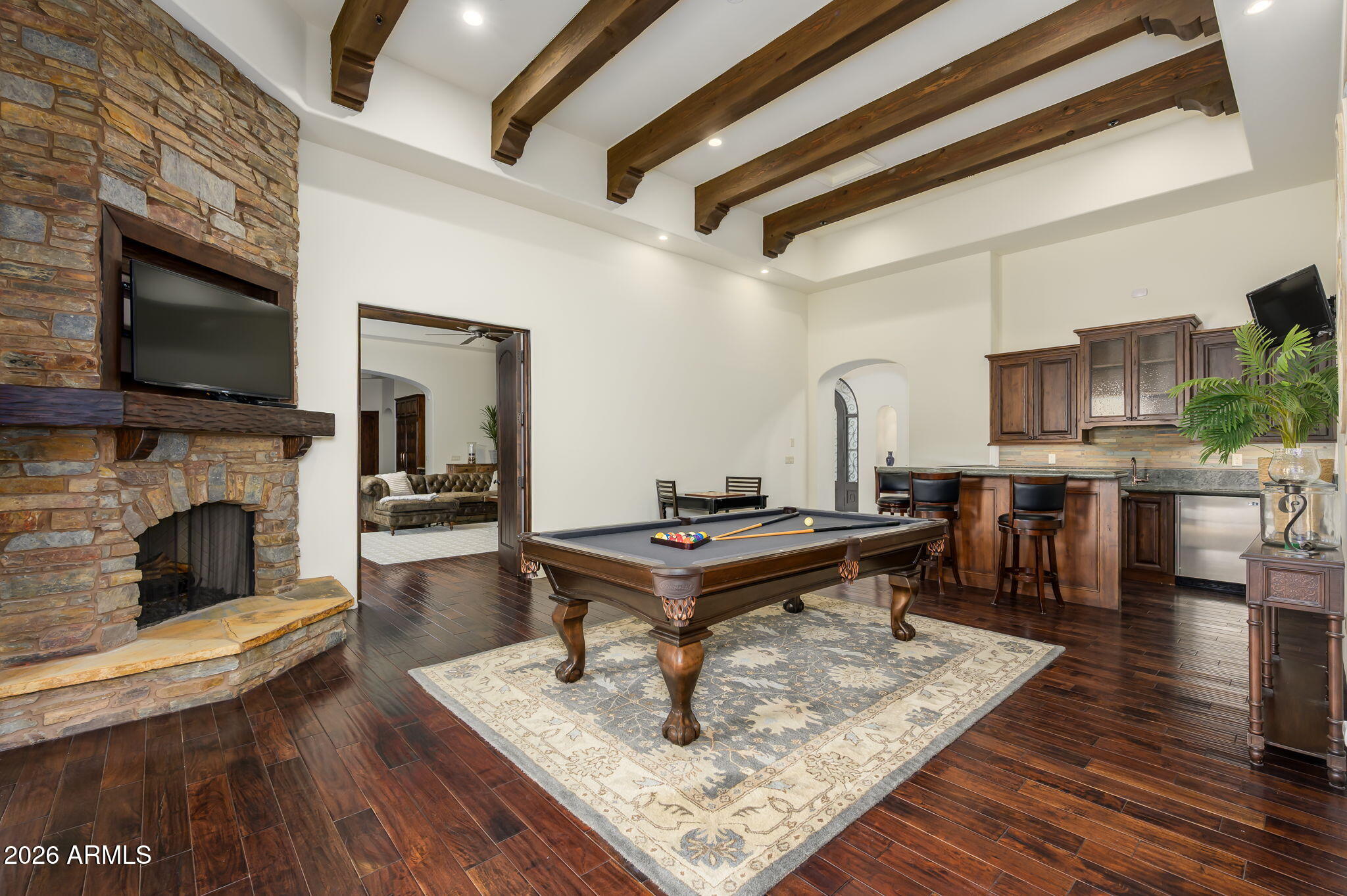 SIERRA HILLS - Residential