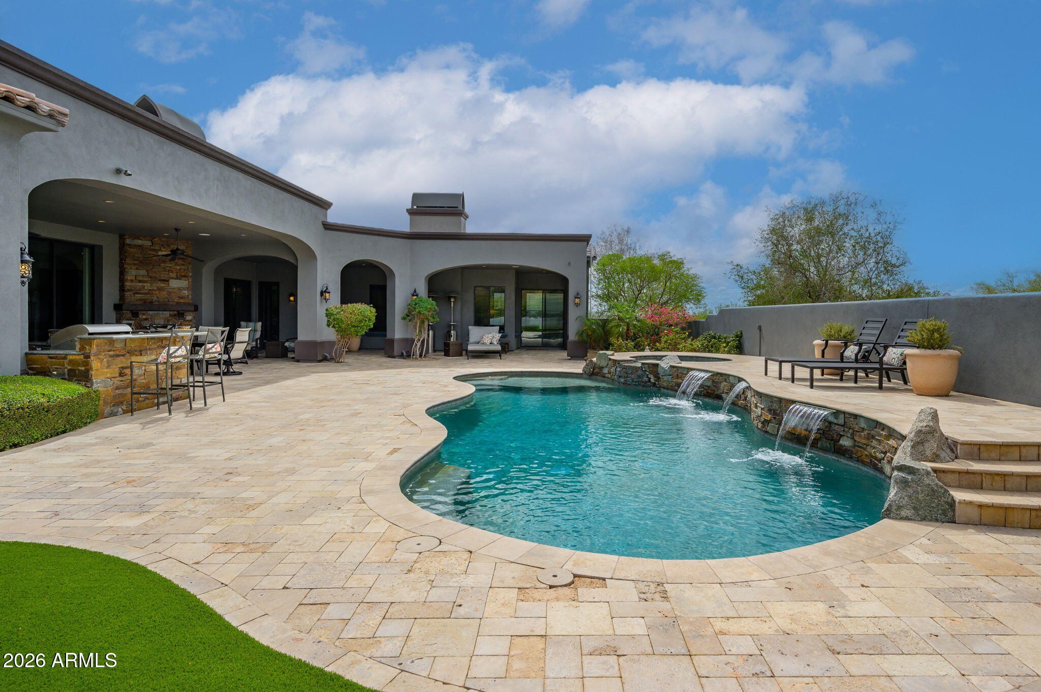 SIERRA HILLS - Residential