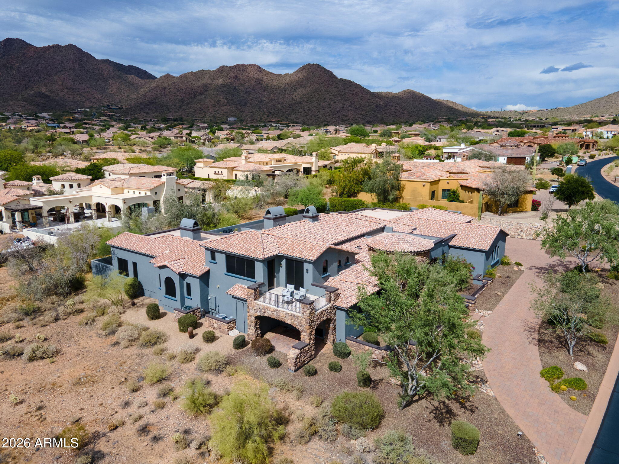 SIERRA HILLS - Residential