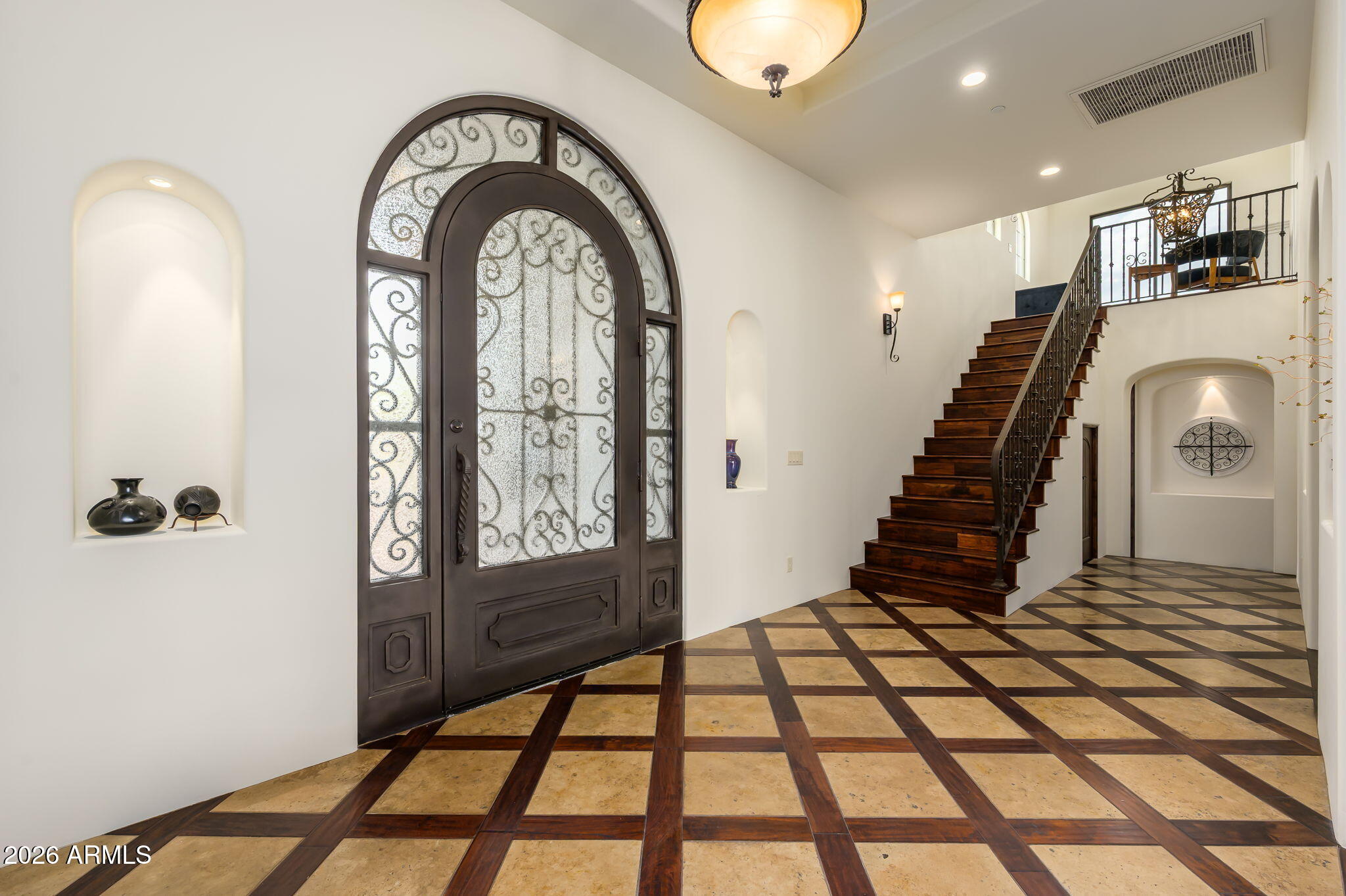SIERRA HILLS - Residential