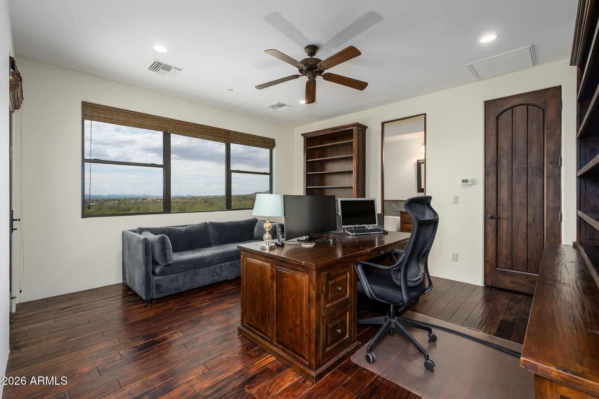 SIERRA HILLS - Residential