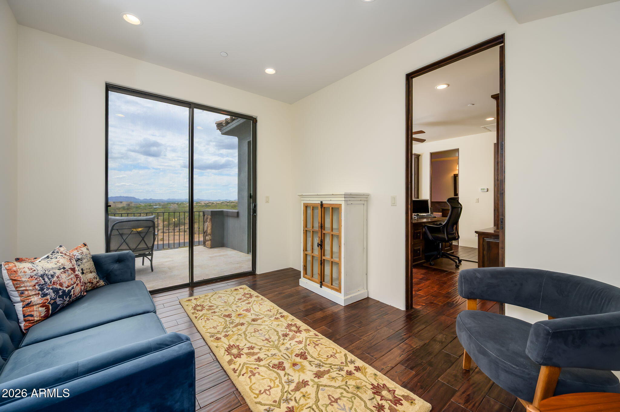 SIERRA HILLS - Residential
