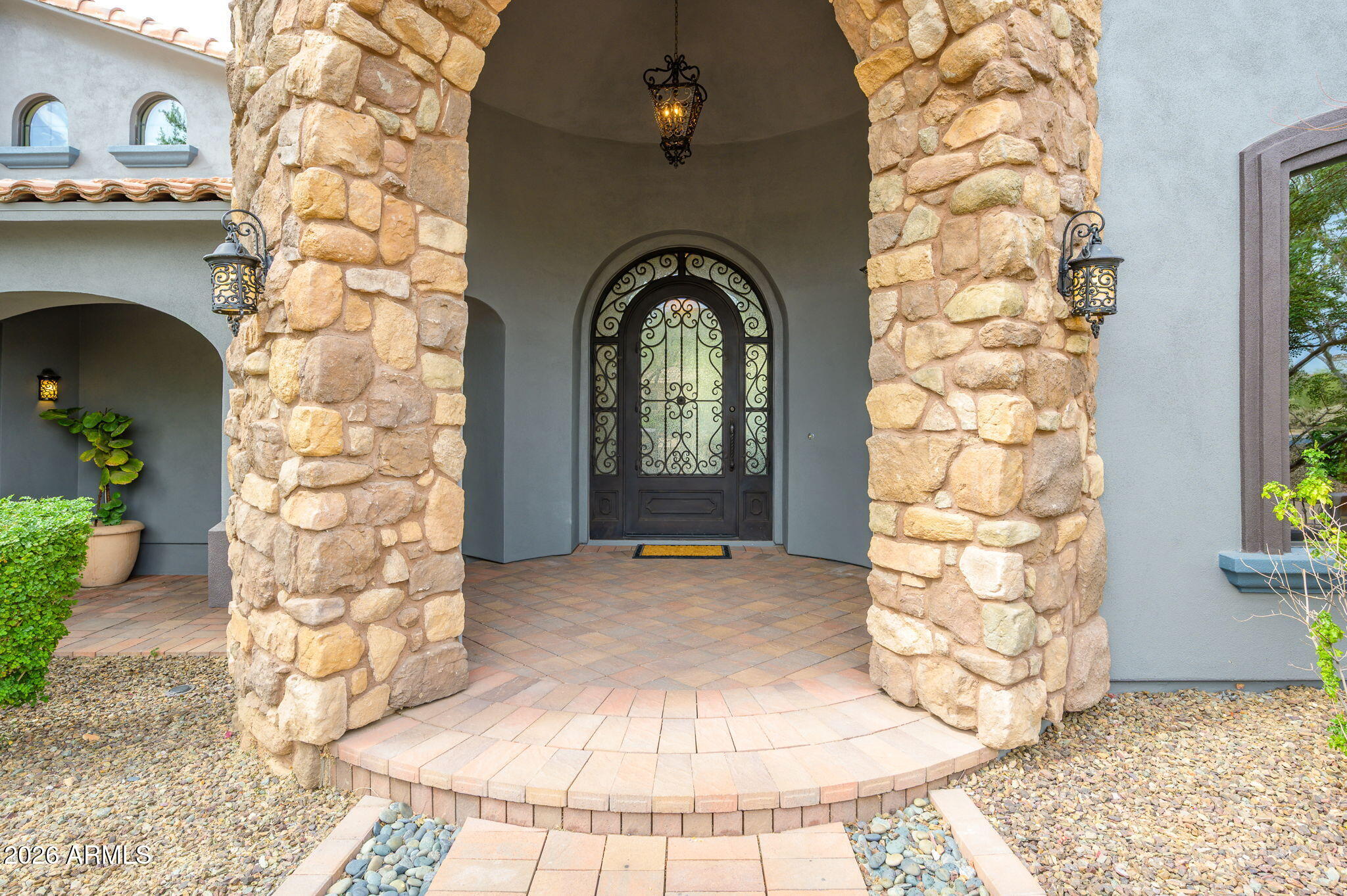 SIERRA HILLS - Residential