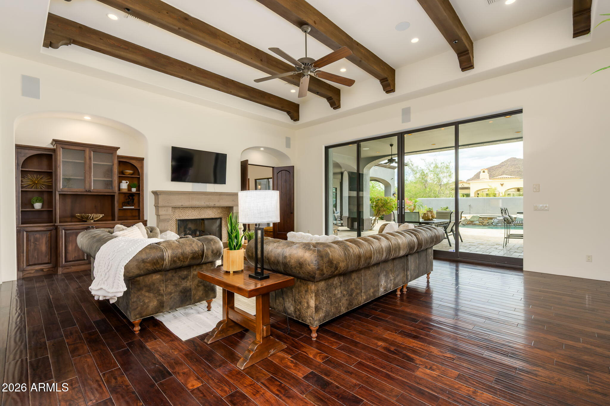 SIERRA HILLS - Residential
