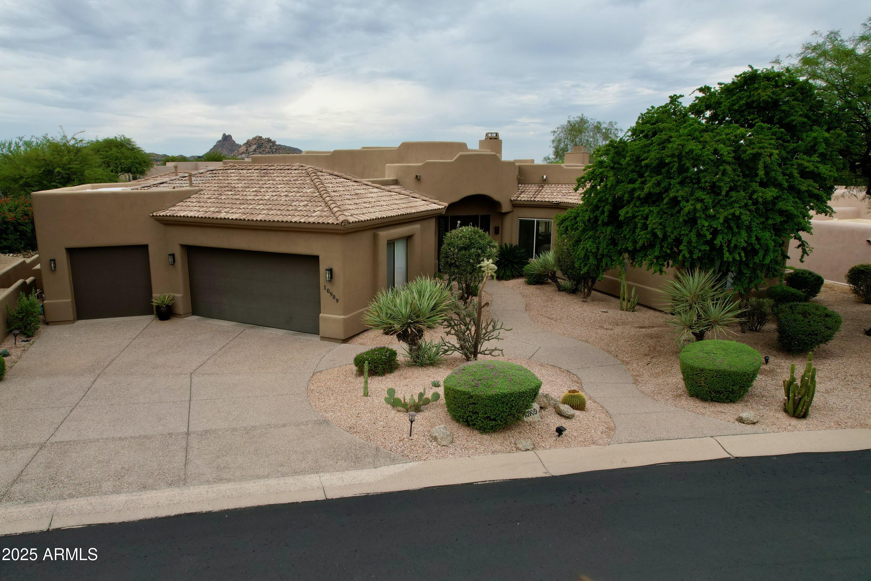 10909 E QUARRY Trail