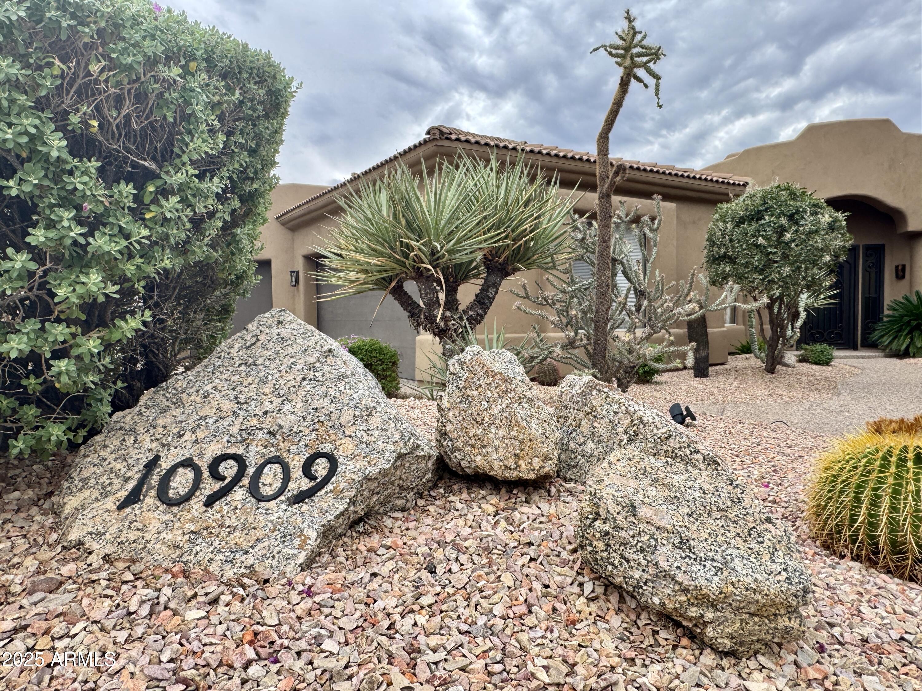 10909 E QUARRY Trail
